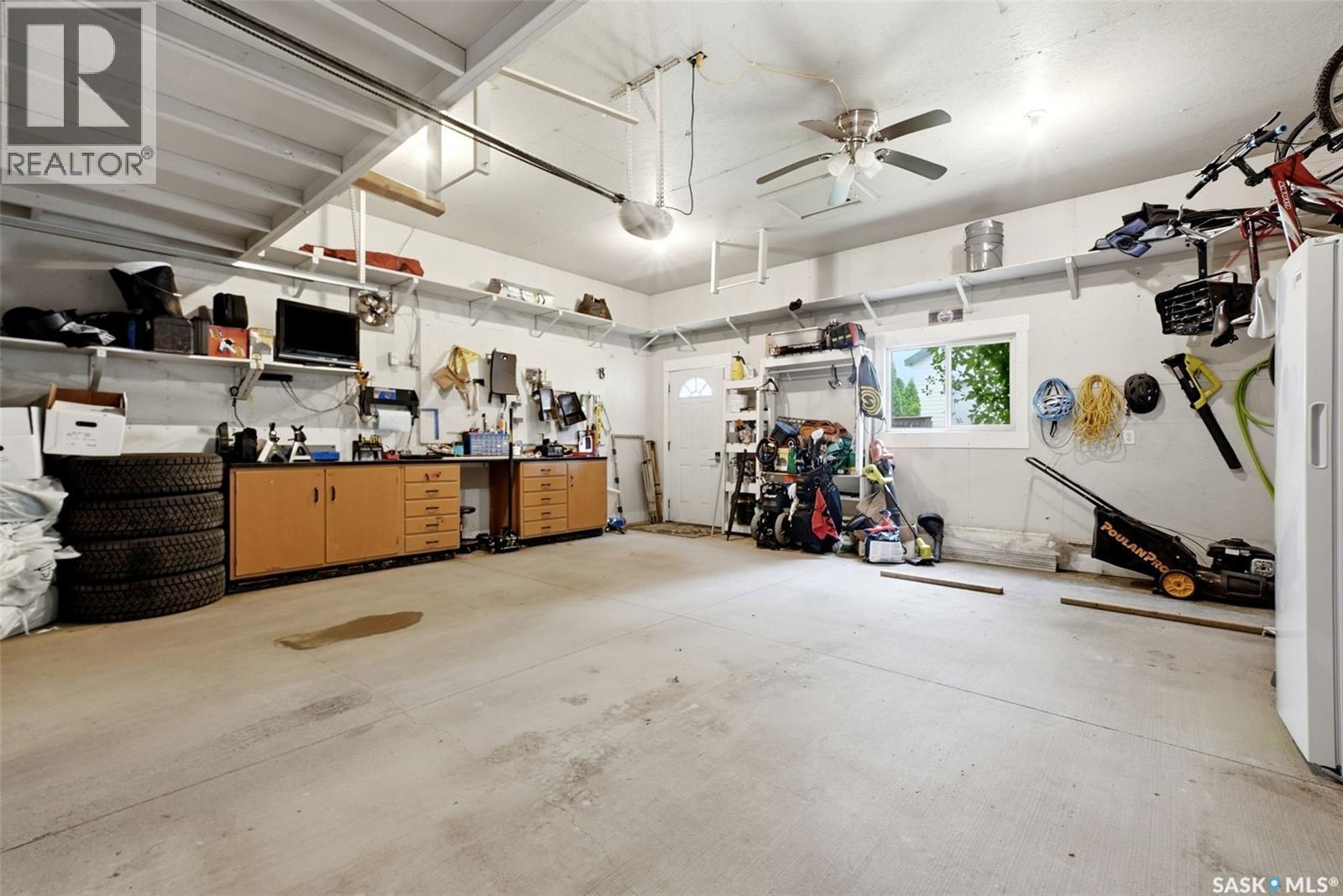 3513 Green Bank Road, Regina, SK - Indoor Photo Showing Garage