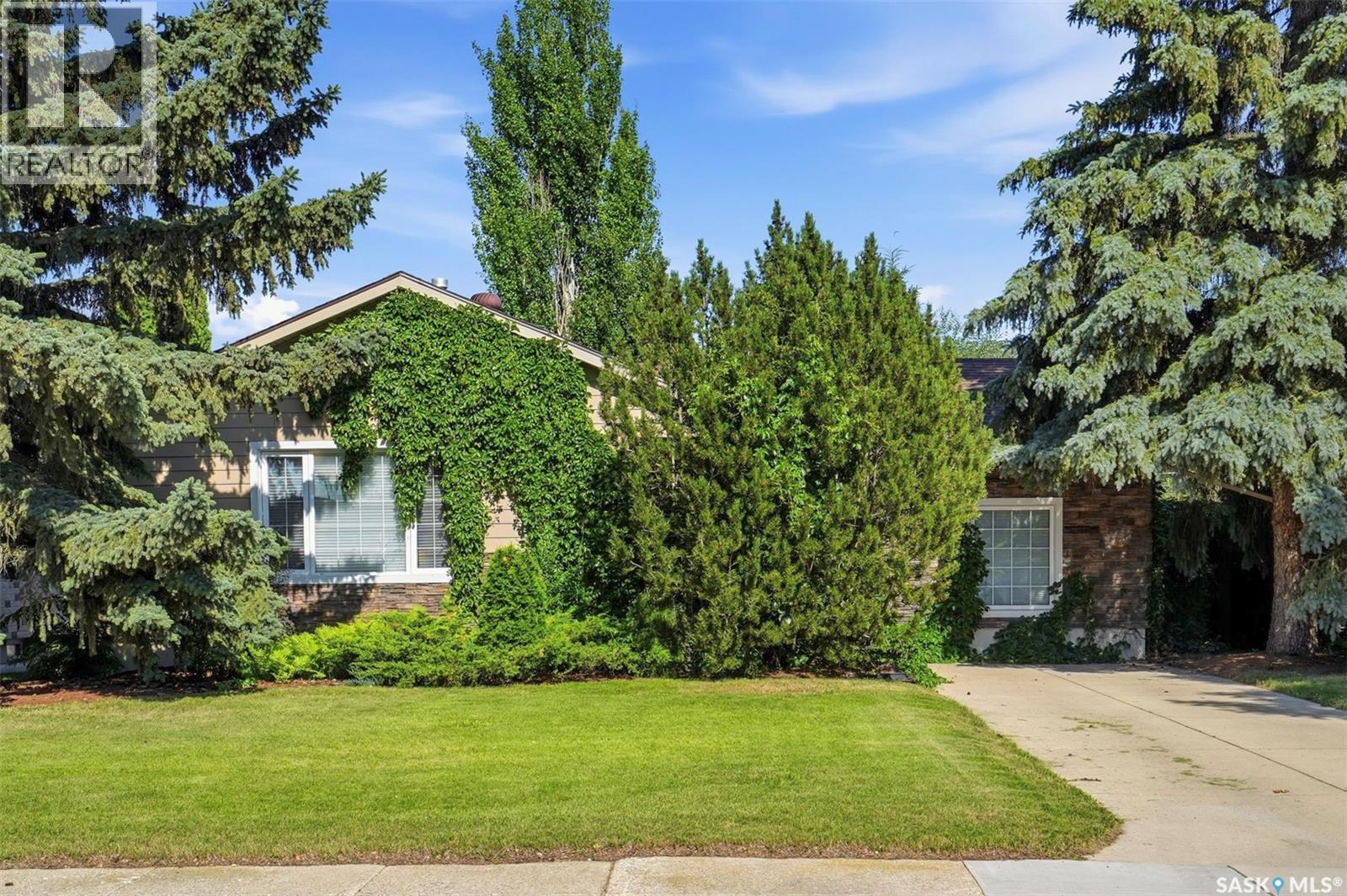 1921 Sommerfeld Avenue, Saskatoon, SK - Outdoor