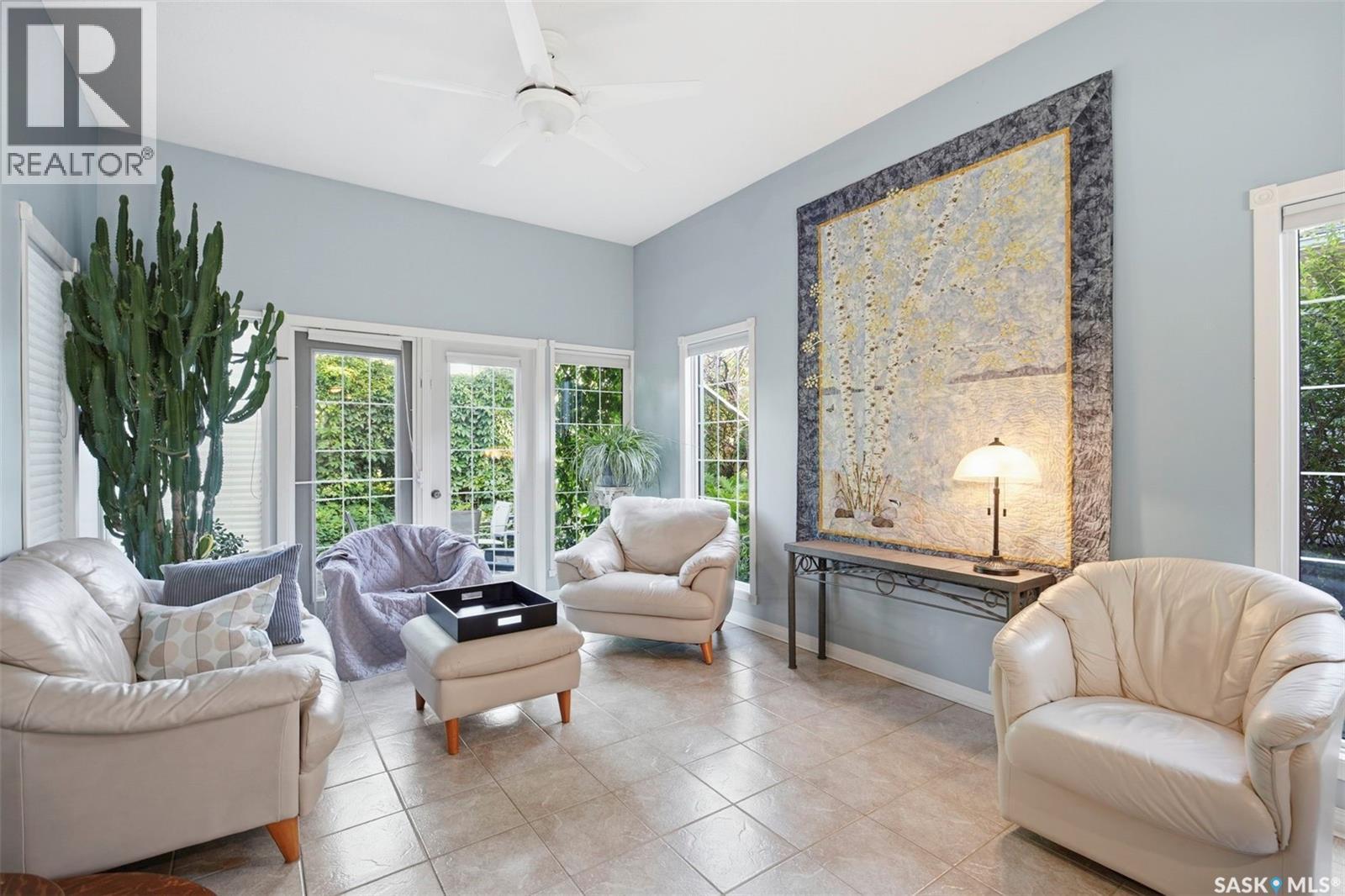 1921 Sommerfeld Avenue, Saskatoon, SK - Indoor Photo Showing Living Room