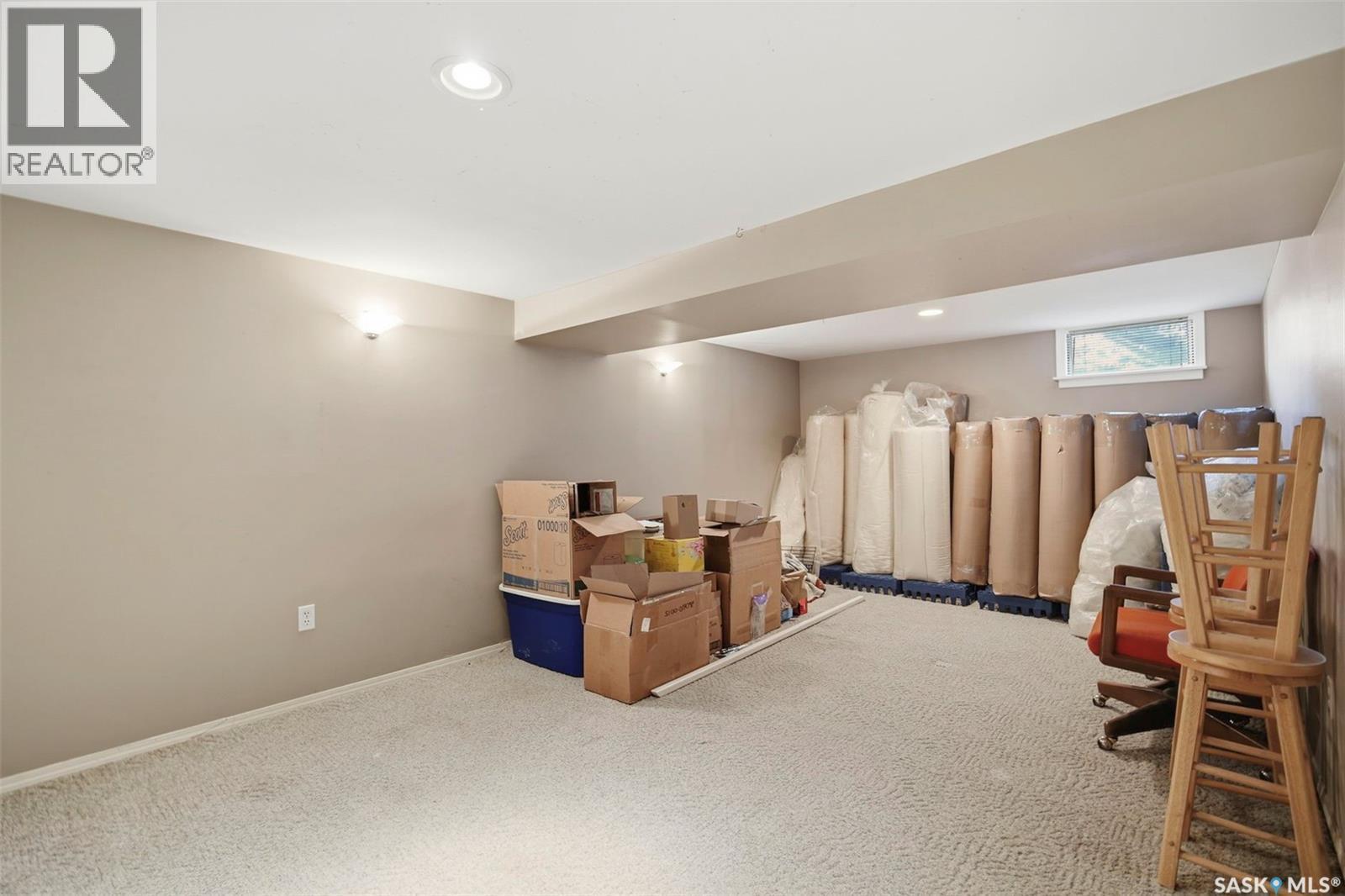 1921 Sommerfeld Avenue, Saskatoon, SK - Indoor