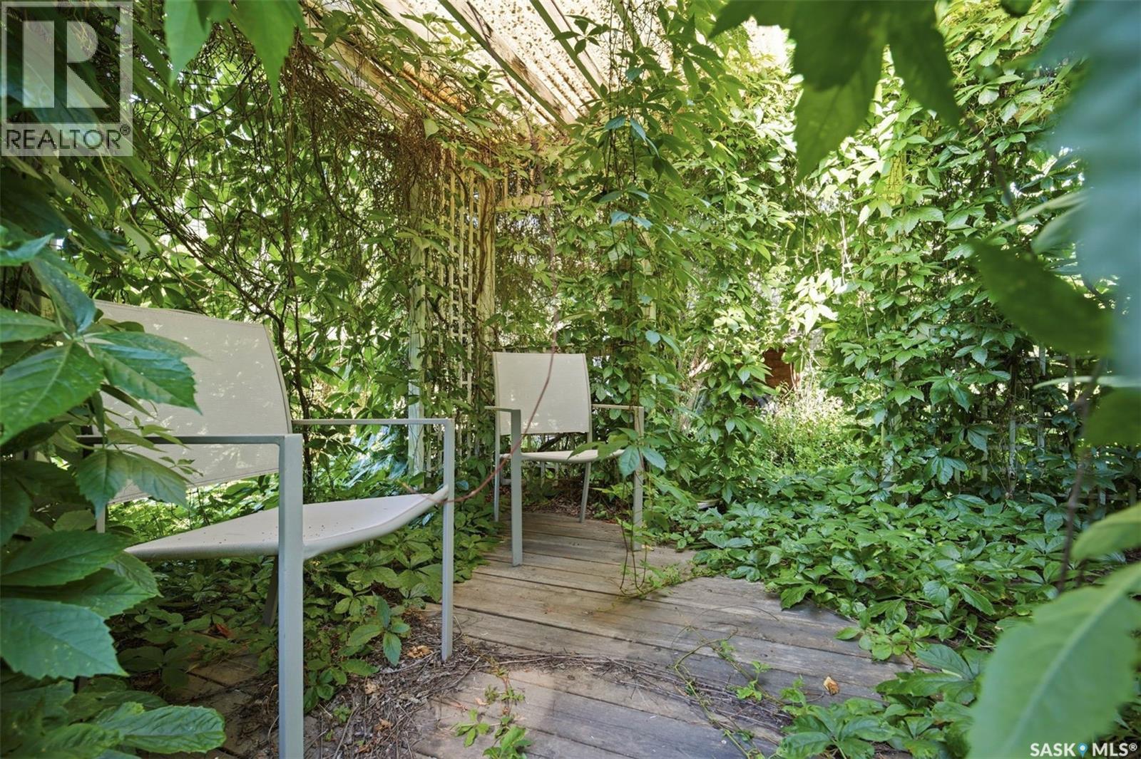 1921 Sommerfeld Avenue, Saskatoon, SK - Outdoor
