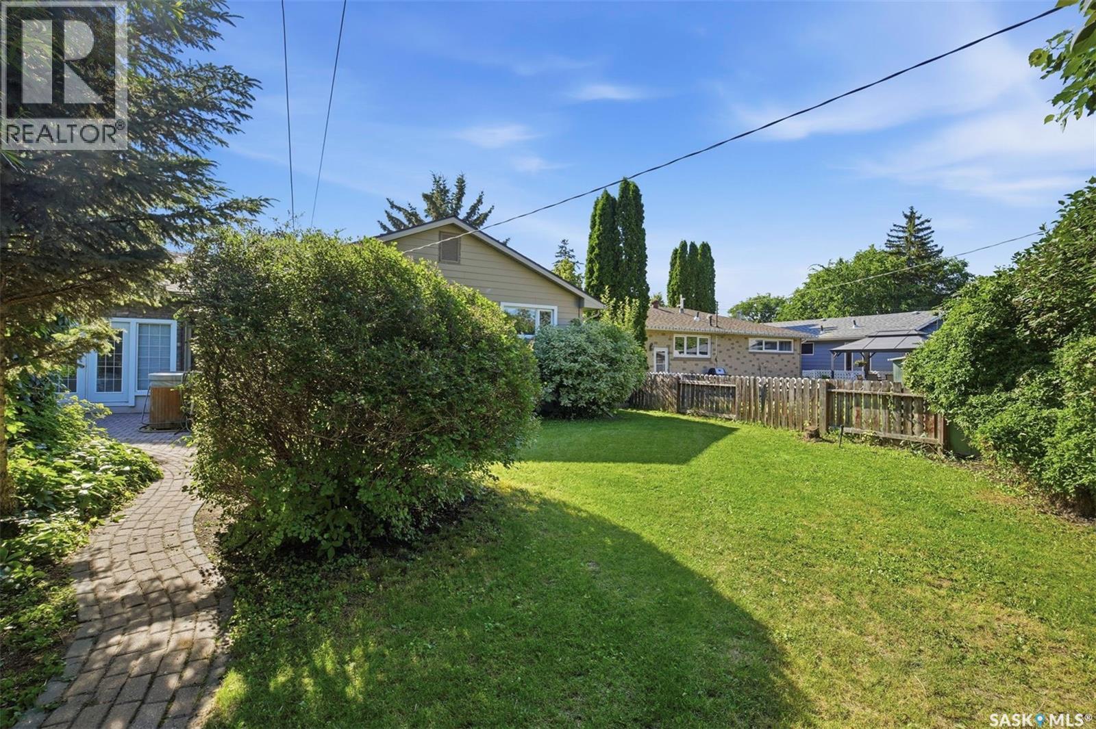 1921 Sommerfeld Avenue, Saskatoon, SK - Outdoor