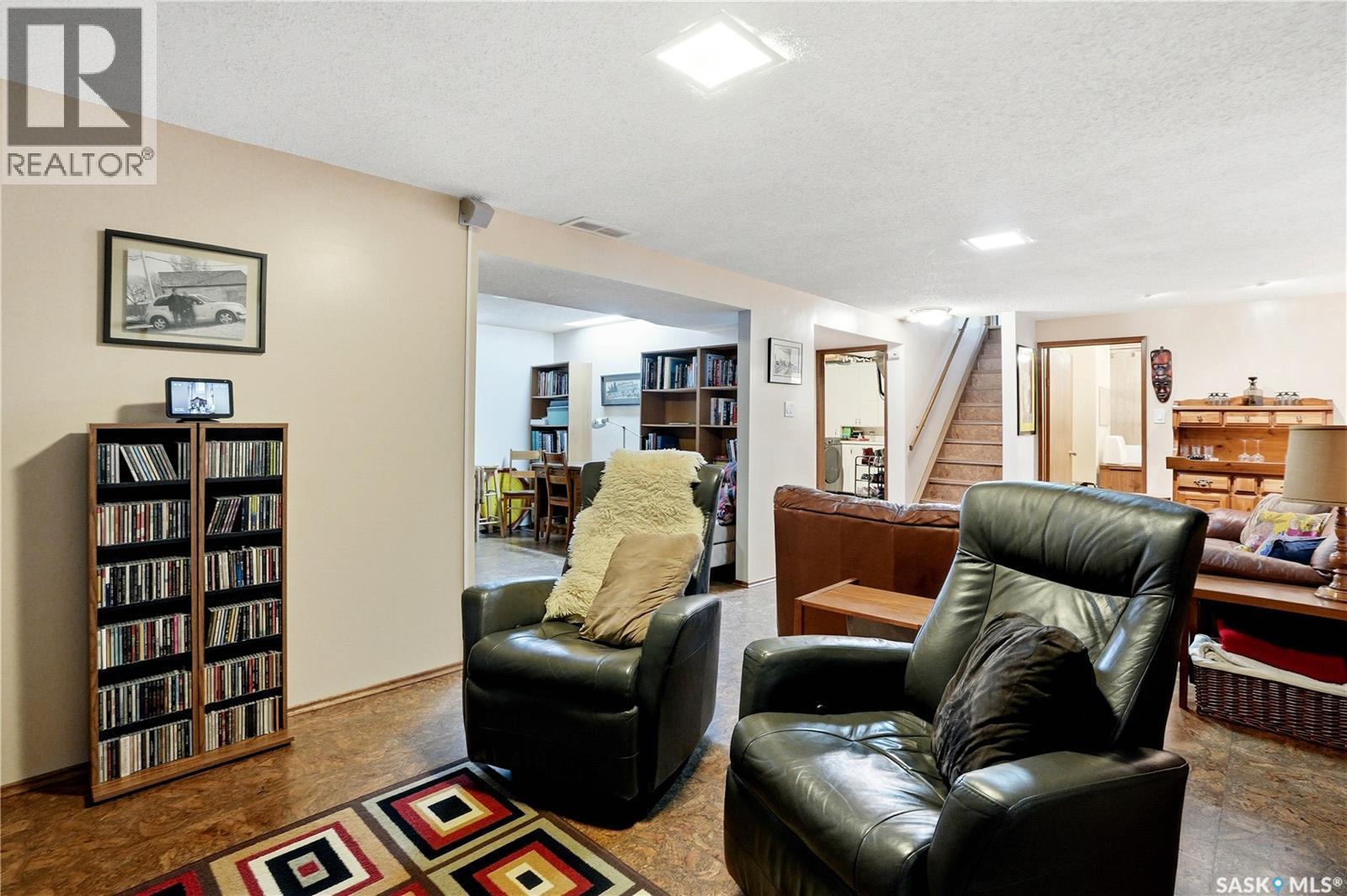 3801 Diefenbaker Drive, Saskatoon, SK - Indoor