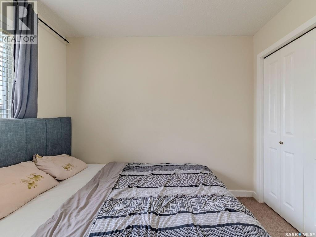 143 135 Ashworth Crescent, Saskatoon, SK - Indoor Photo Showing Bedroom