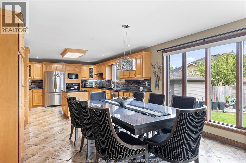 2648 Fleming, Windsor, ON - Indoor Photo Showing Dining Room