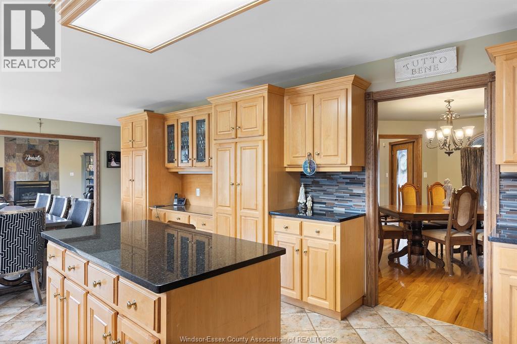 2648 Fleming, Windsor, ON - Indoor Photo Showing Kitchen