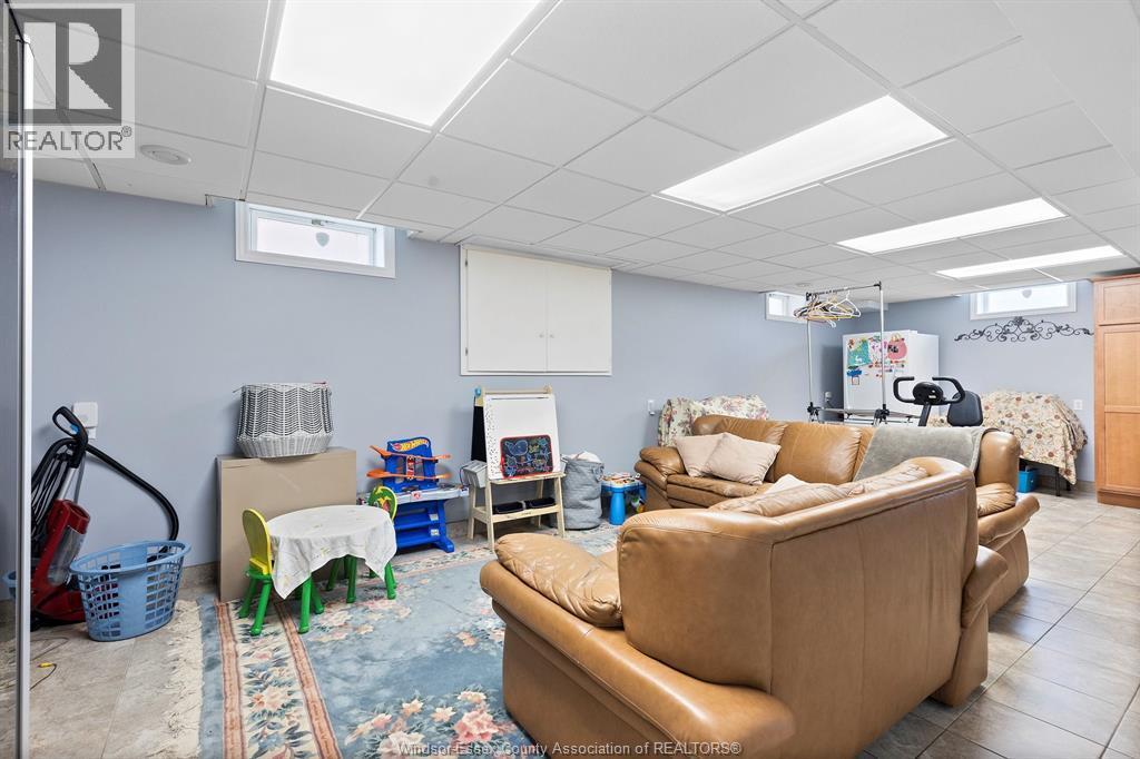2648 Fleming, Windsor, ON - Indoor Photo Showing Basement