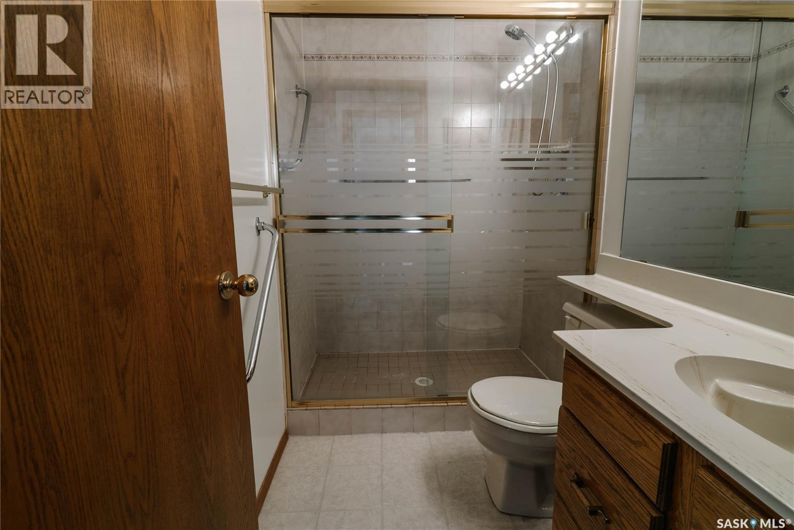 3338 Calder Crescent, Saskatoon, SK - Indoor Photo Showing Bathroom