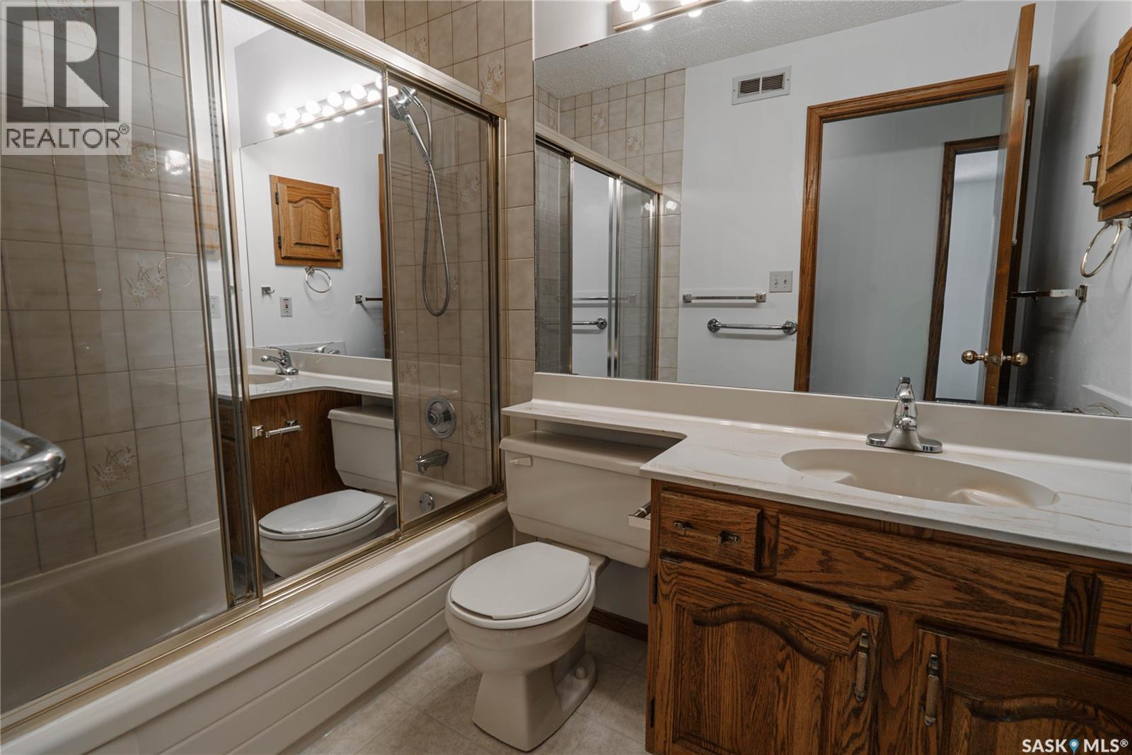 3338 Calder Crescent, Saskatoon, SK - Indoor Photo Showing Bathroom
