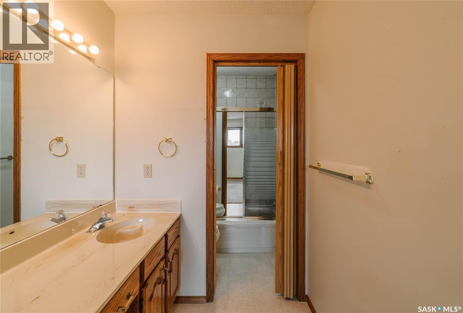 3338 Calder Crescent, Saskatoon, SK - Indoor Photo Showing Bathroom
