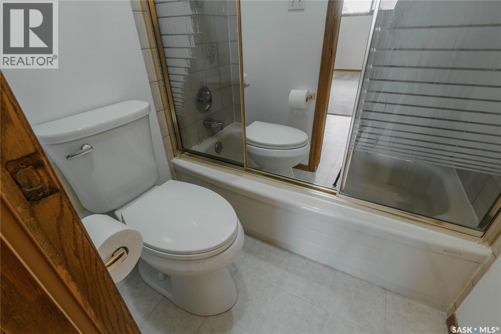 3338 Calder Crescent, Saskatoon, SK - Indoor Photo Showing Bathroom