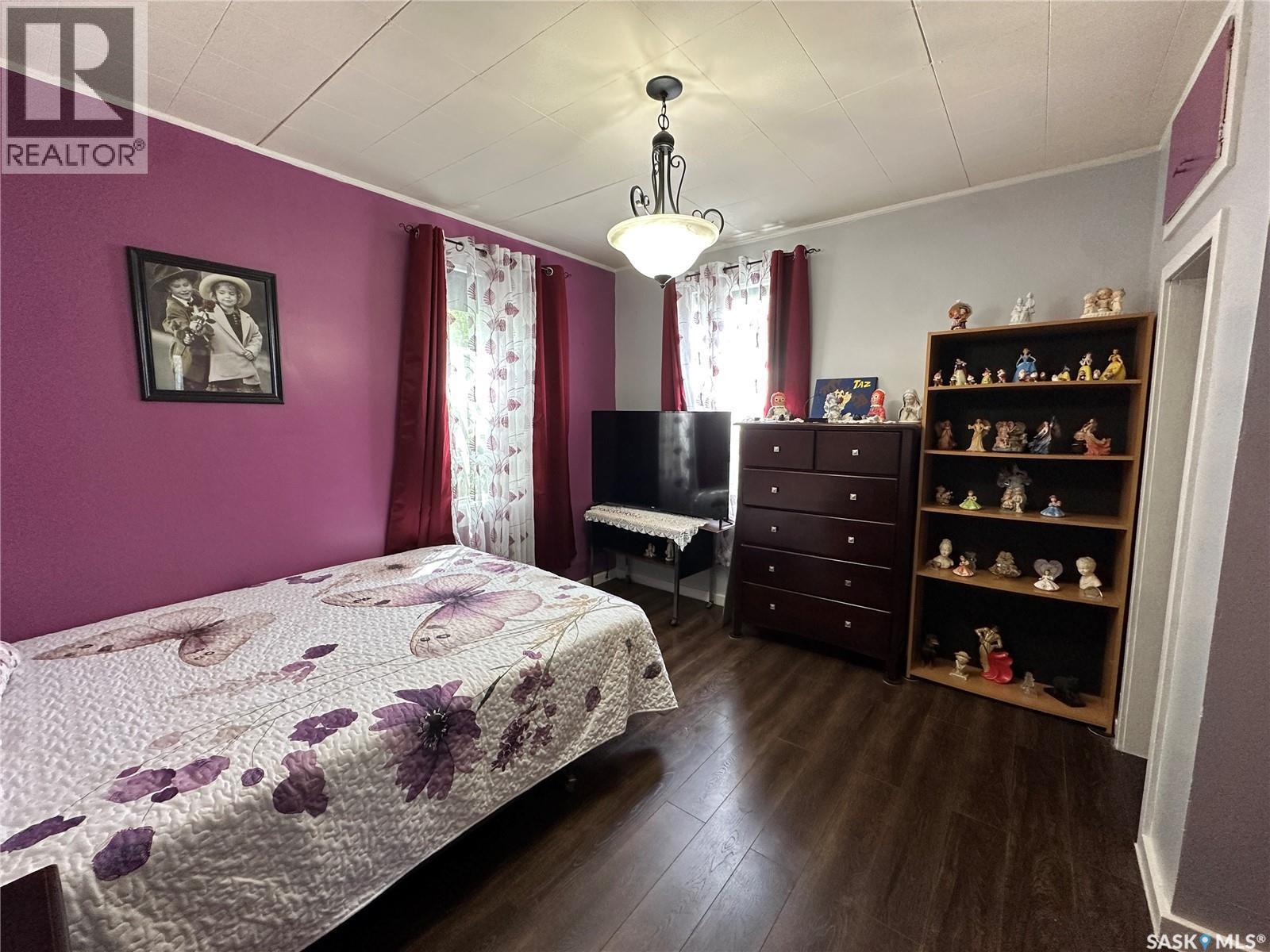 124 Taylor Street, Kamsack, SK - Indoor Photo Showing Bedroom