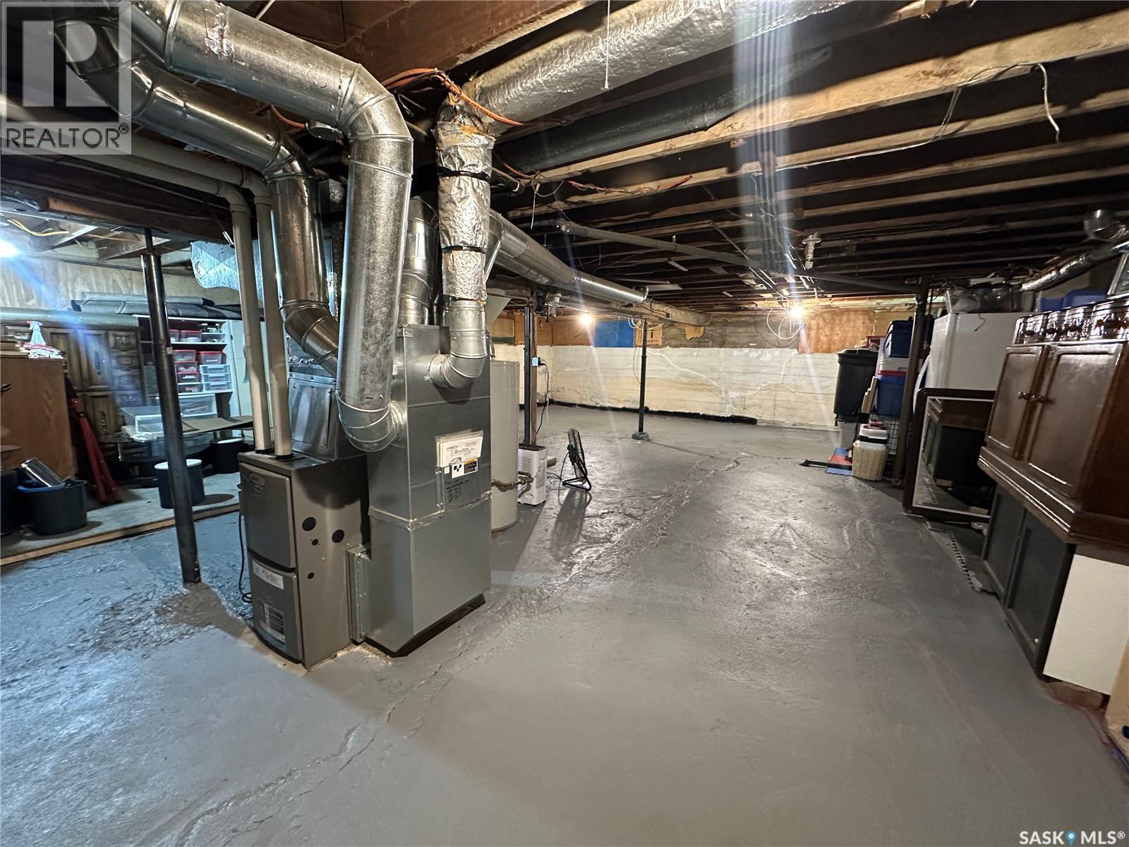 124 Taylor Street, Kamsack, SK - Indoor Photo Showing Basement