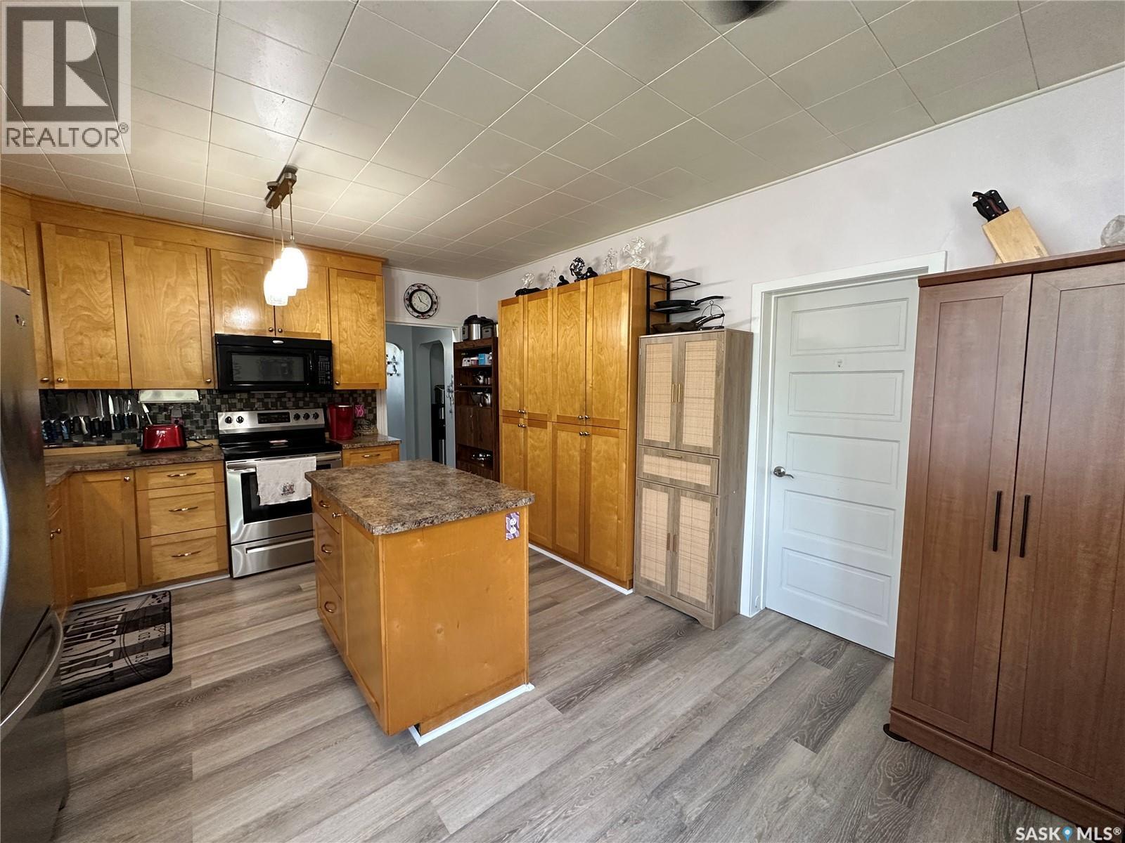 124 Taylor Street, Kamsack, SK - Indoor Photo Showing Kitchen