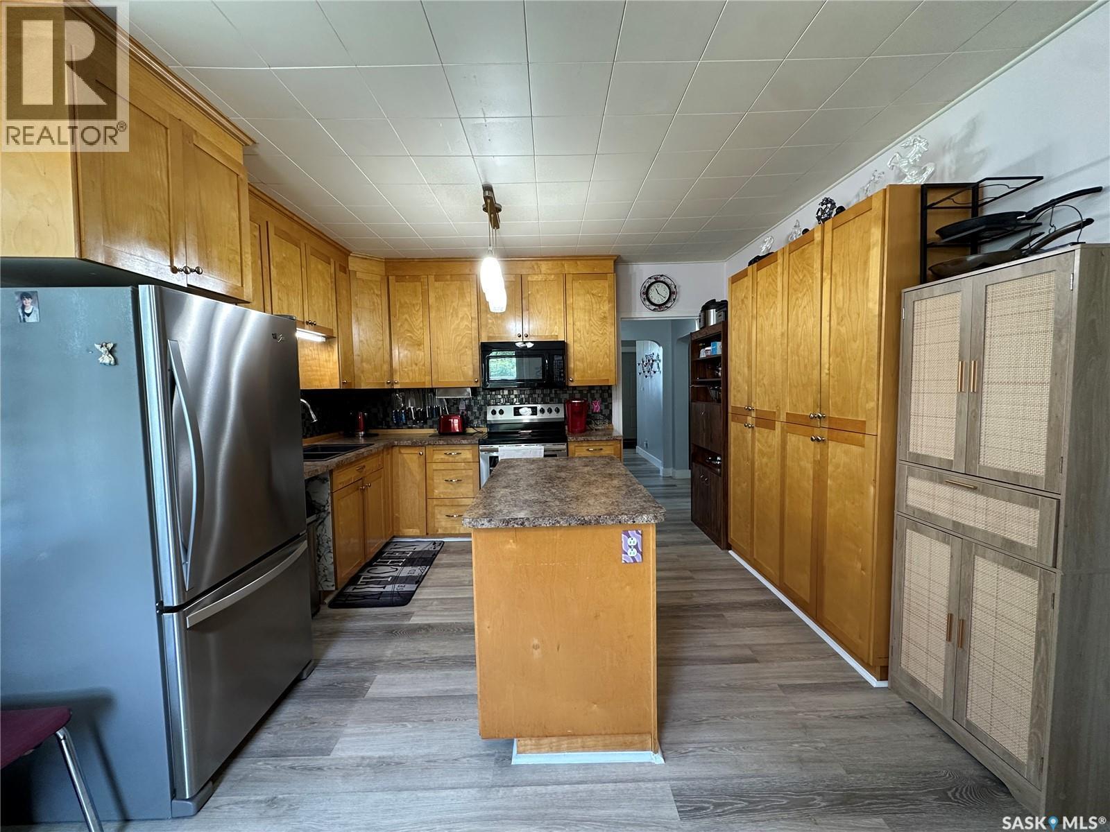124 Taylor Street, Kamsack, SK - Indoor Photo Showing Kitchen