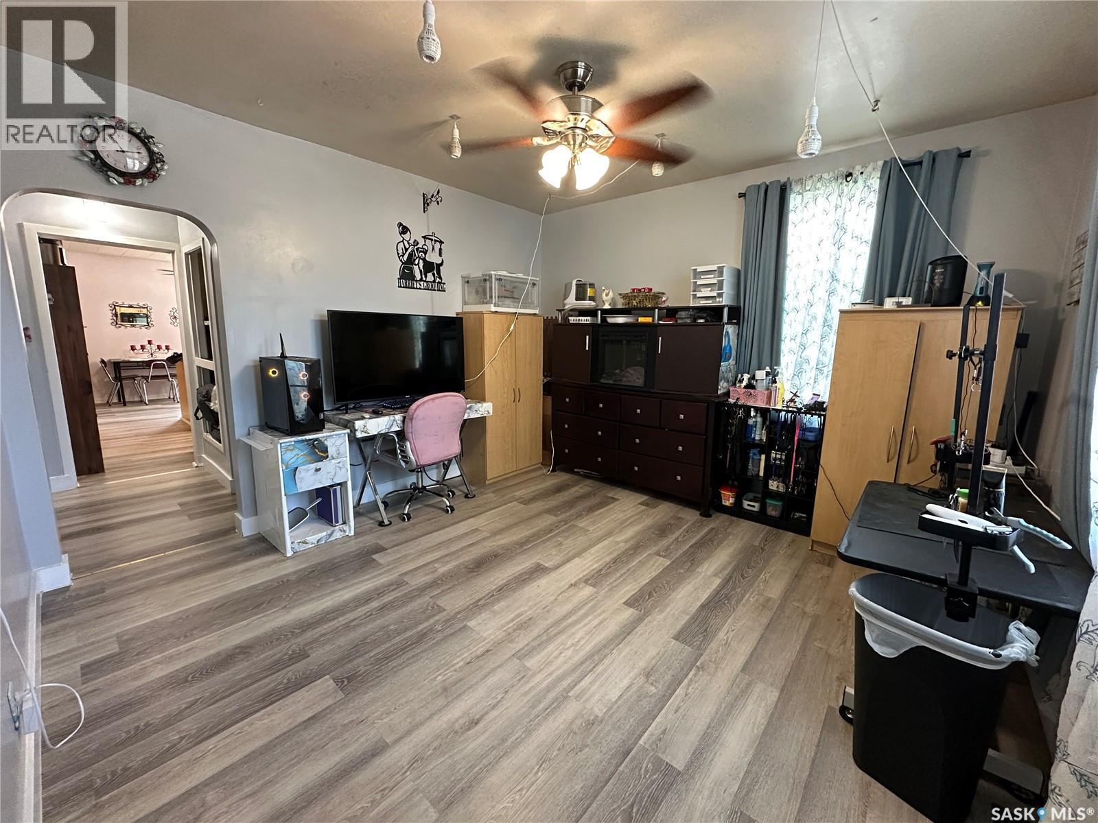 124 Taylor Street, Kamsack, SK - Indoor