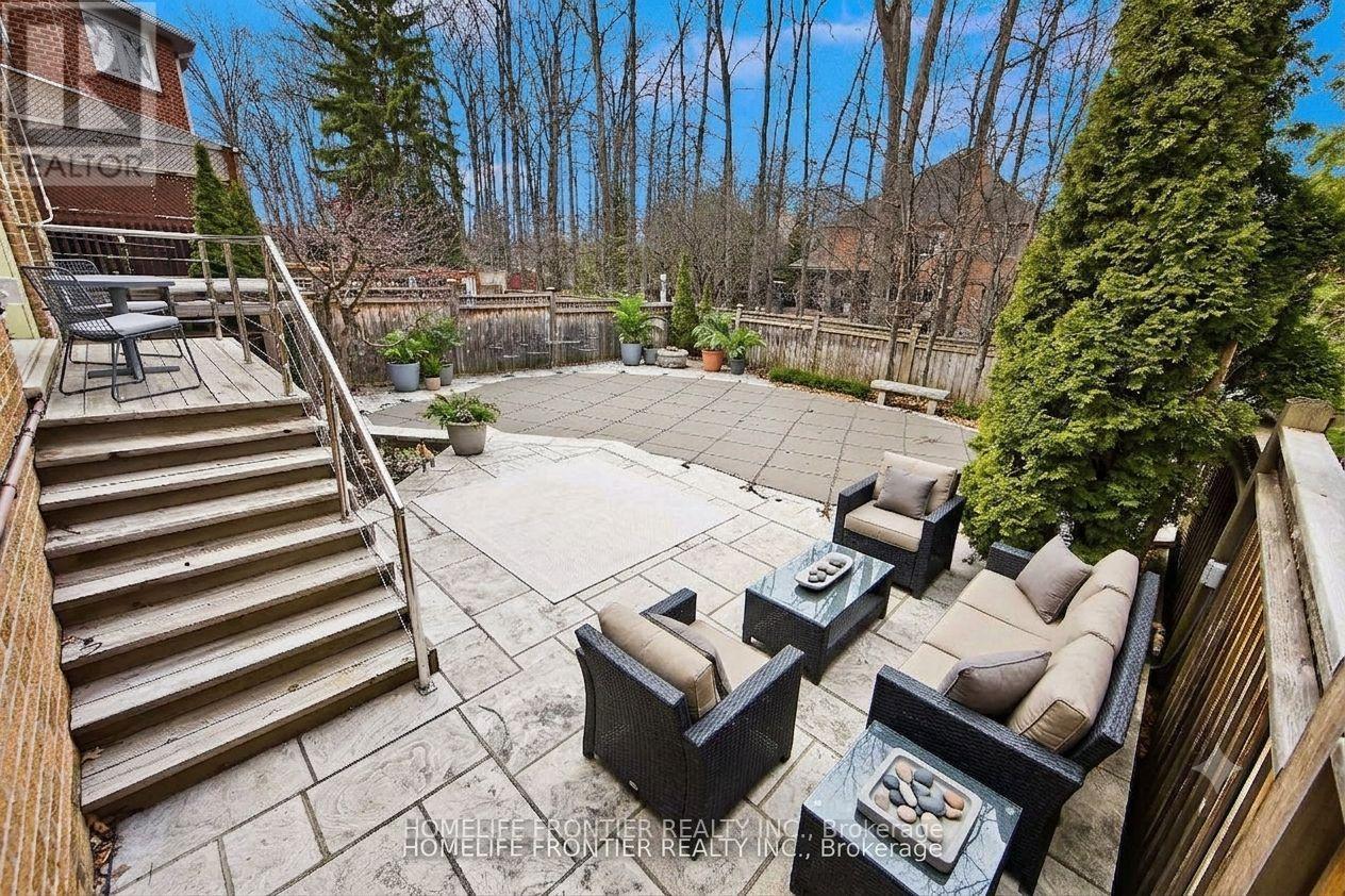 6124 Hardesty Crescent, Mississauga, ON - Outdoor