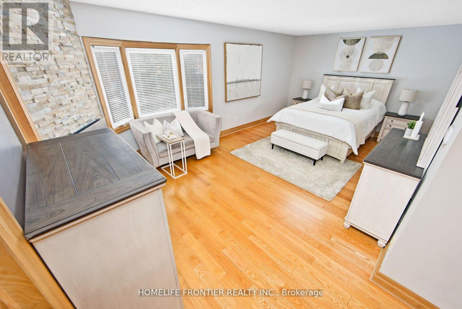 6124 Hardesty Crescent, Mississauga, ON - Indoor Photo Showing Bedroom