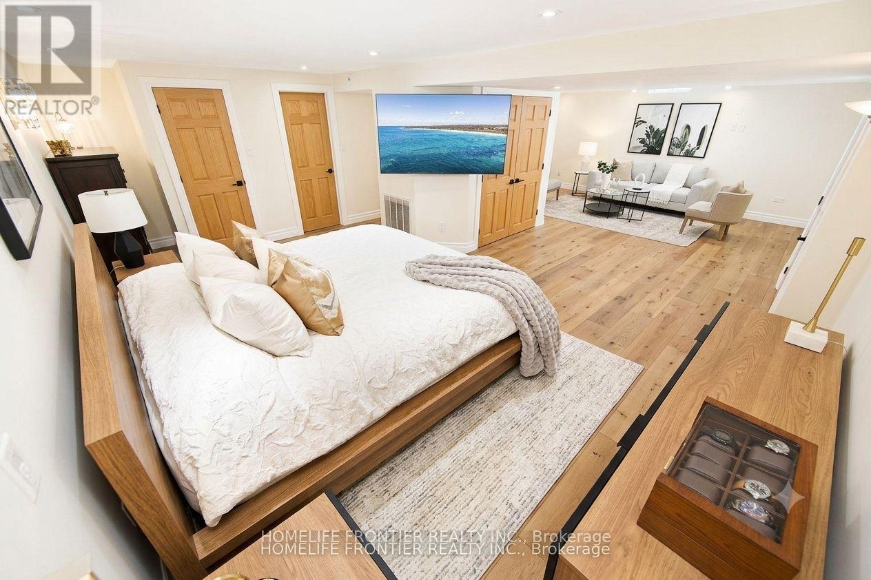 6124 Hardesty Crescent, Mississauga, ON - Indoor Photo Showing Bedroom