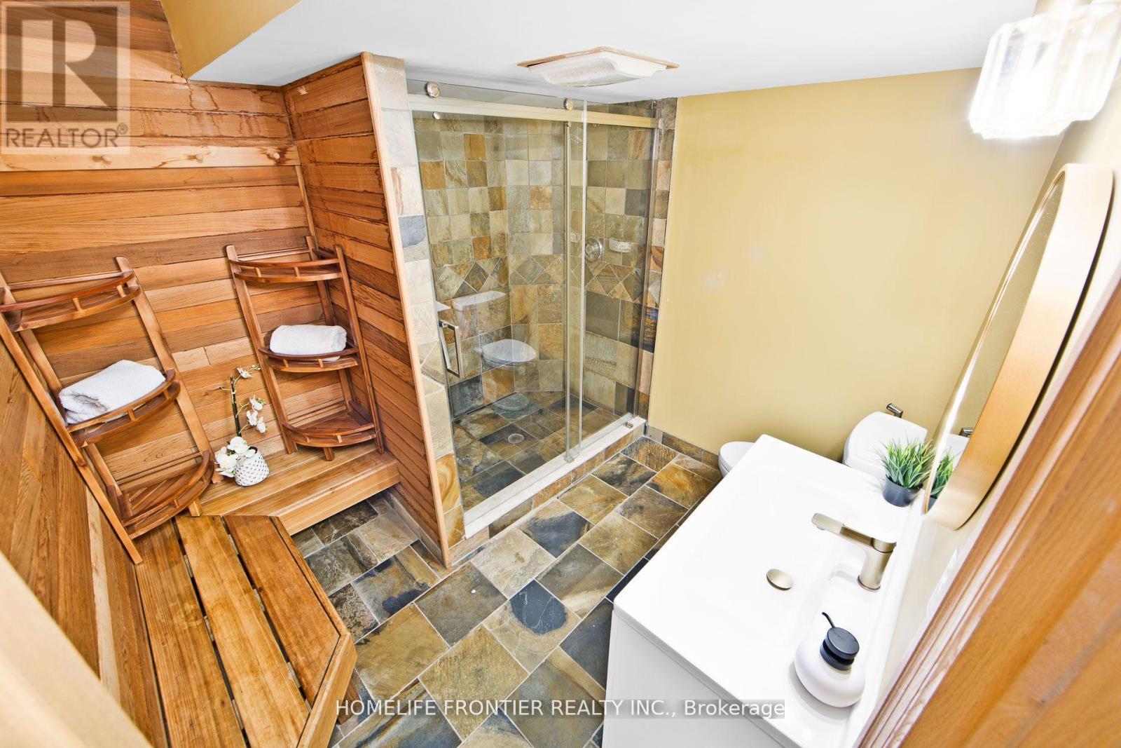 6124 Hardesty Crescent, Mississauga, ON - Indoor Photo Showing Bathroom