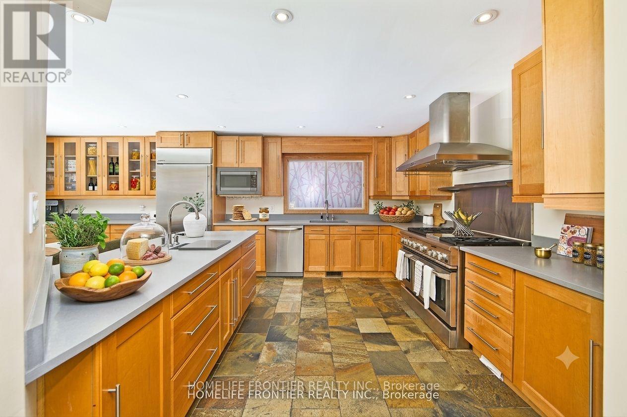 6124 Hardesty Crescent, Mississauga, ON - Indoor Photo Showing Kitchen