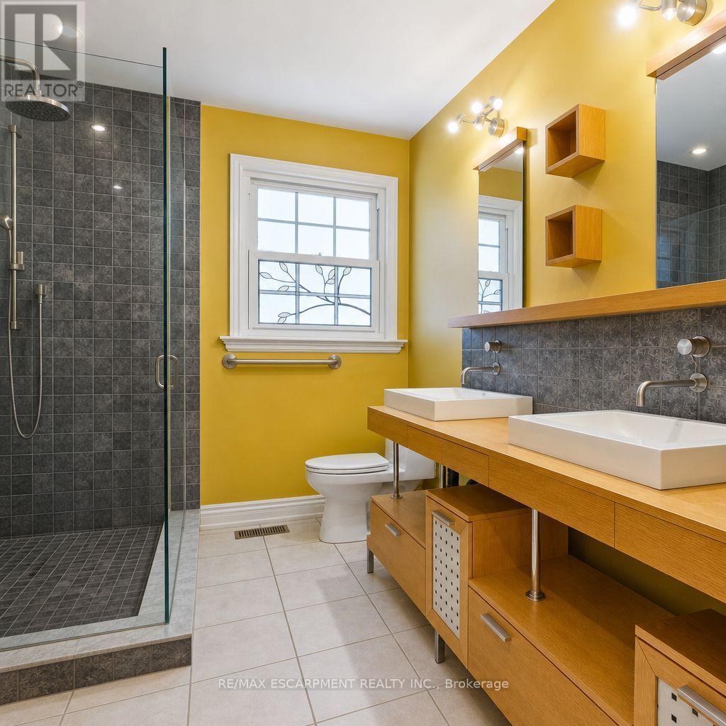 1273 Clarkson Road N, Mississauga, ON - Indoor Photo Showing Bathroom