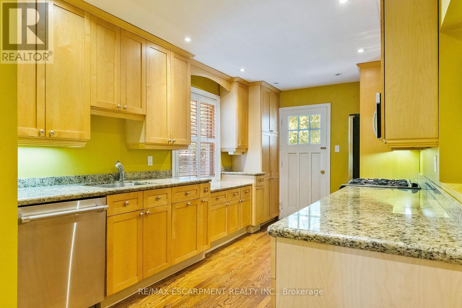 1273 Clarkson Road N, Mississauga, ON - Indoor Photo Showing Kitchen