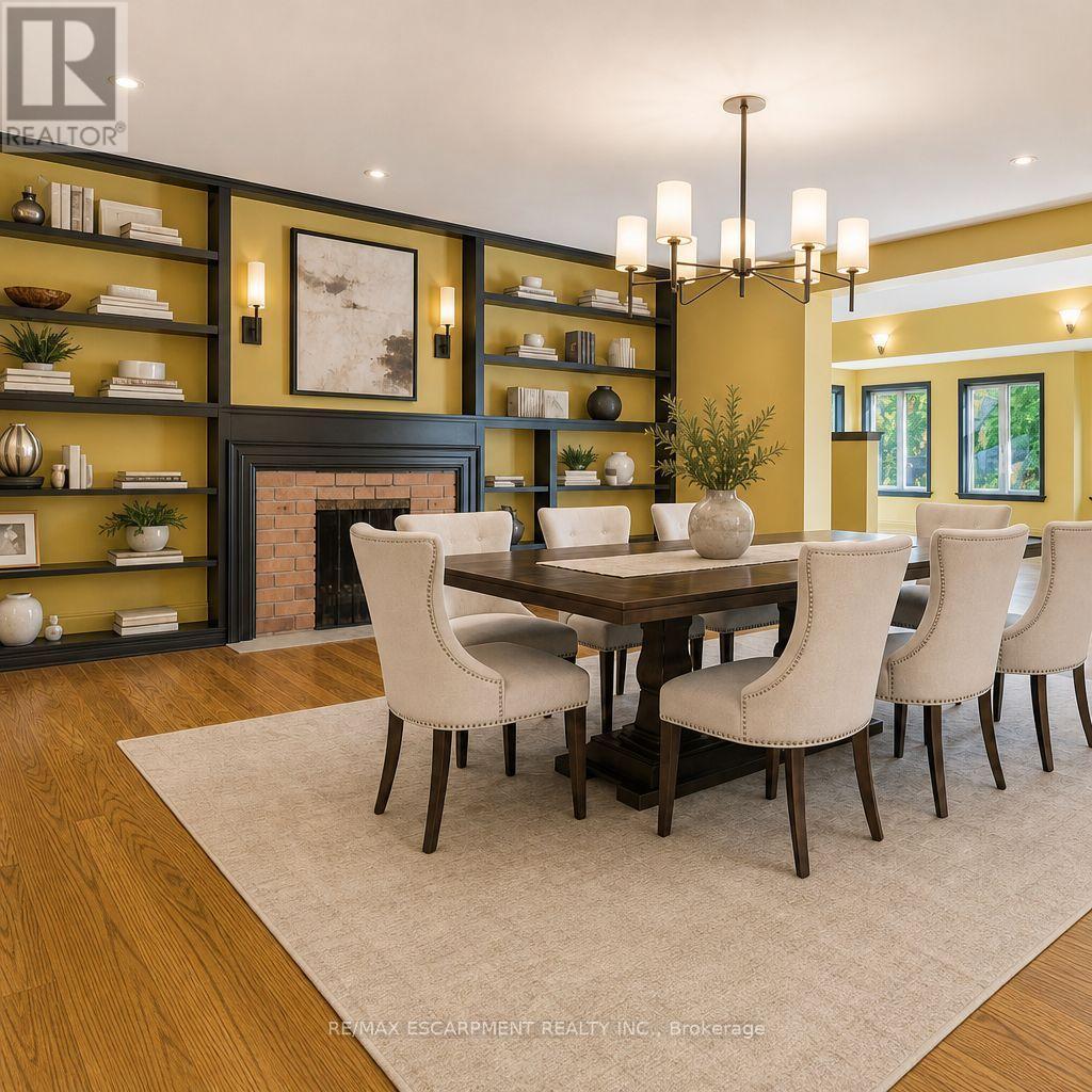VIRTUALLY STAGED - 1273 Clarkson Road N, Mississauga, ON - Indoor Photo Showing Dining Room
