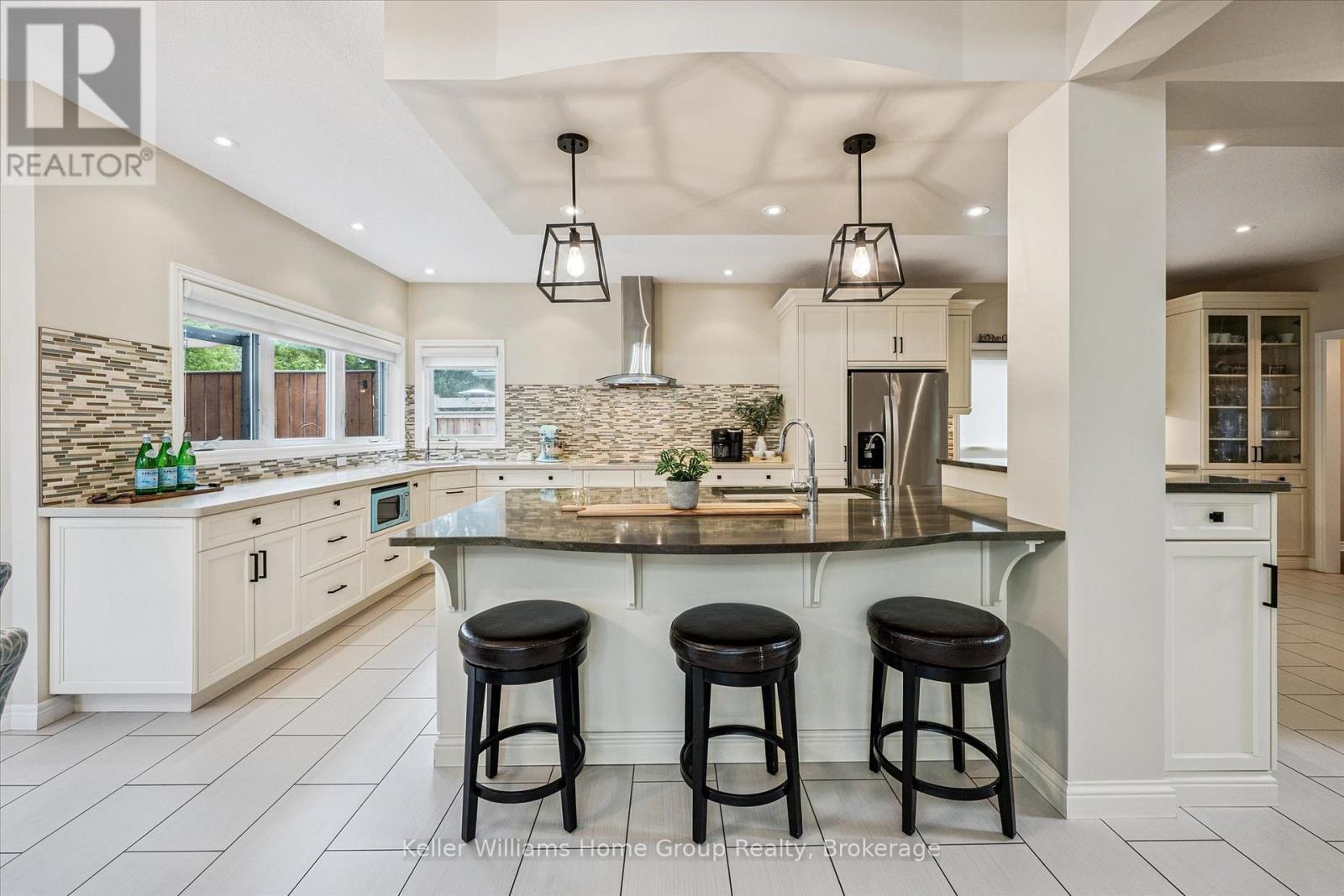 294 Farley Drive, Guelph (Pineridge/Westminster Woods), ON - Indoor Photo Showing Kitchen With Upgraded Kitchen