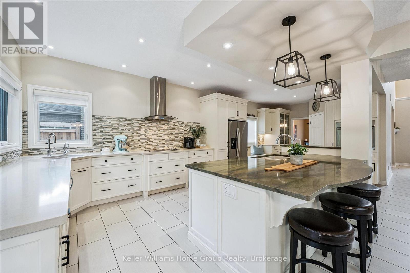 294 Farley Drive, Guelph (Pineridge/Westminster Woods), ON - Indoor Photo Showing Kitchen With Upgraded Kitchen