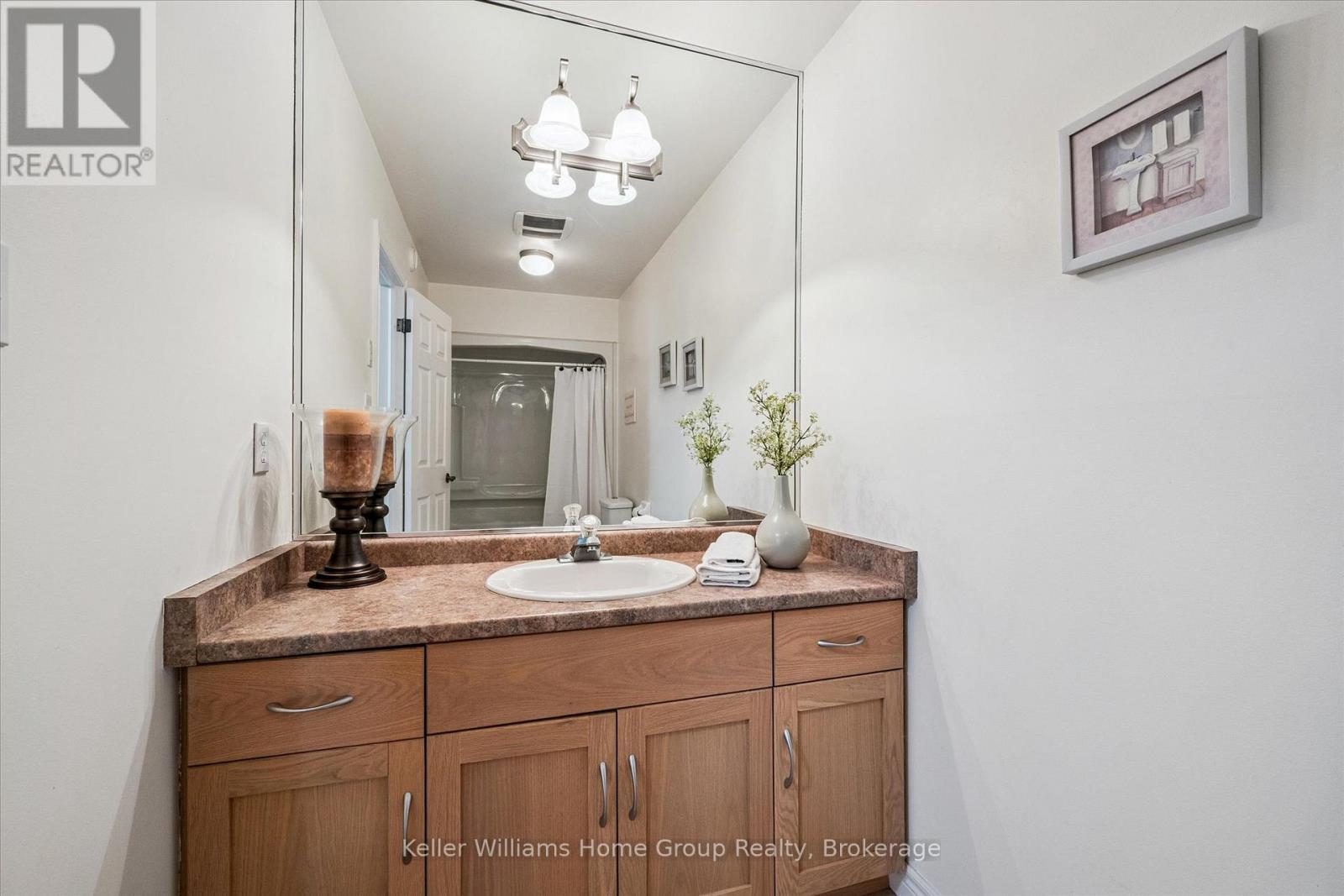 294 Farley Drive, Guelph (Pineridge/Westminster Woods), ON - Indoor Photo Showing Bathroom