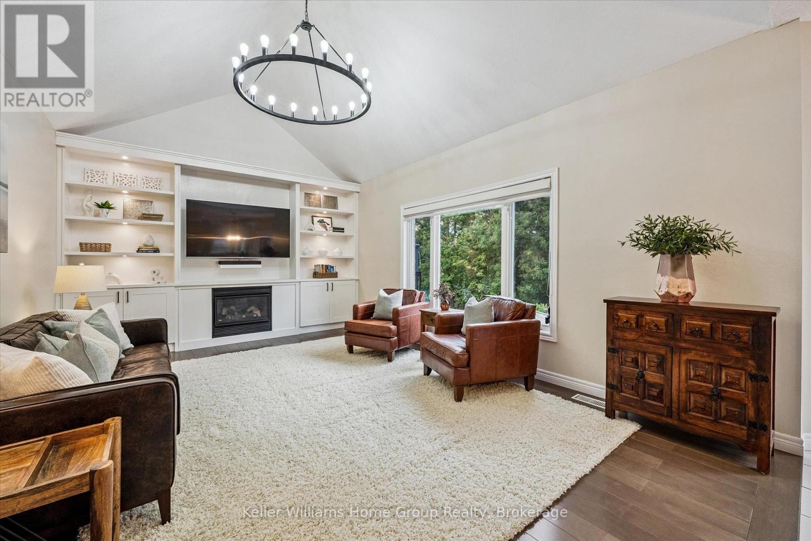 294 Farley Drive, Guelph (Pineridge/Westminster Woods), ON - Indoor Photo Showing Living Room With Fireplace