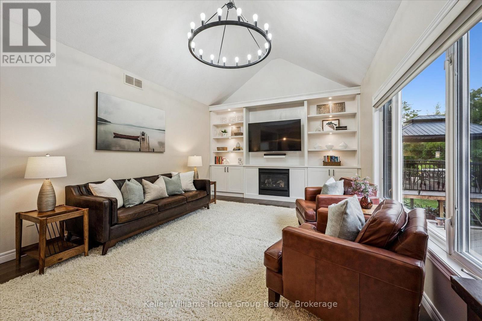 294 Farley Drive, Guelph (Pineridge/Westminster Woods), ON - Indoor Photo Showing Living Room With Fireplace