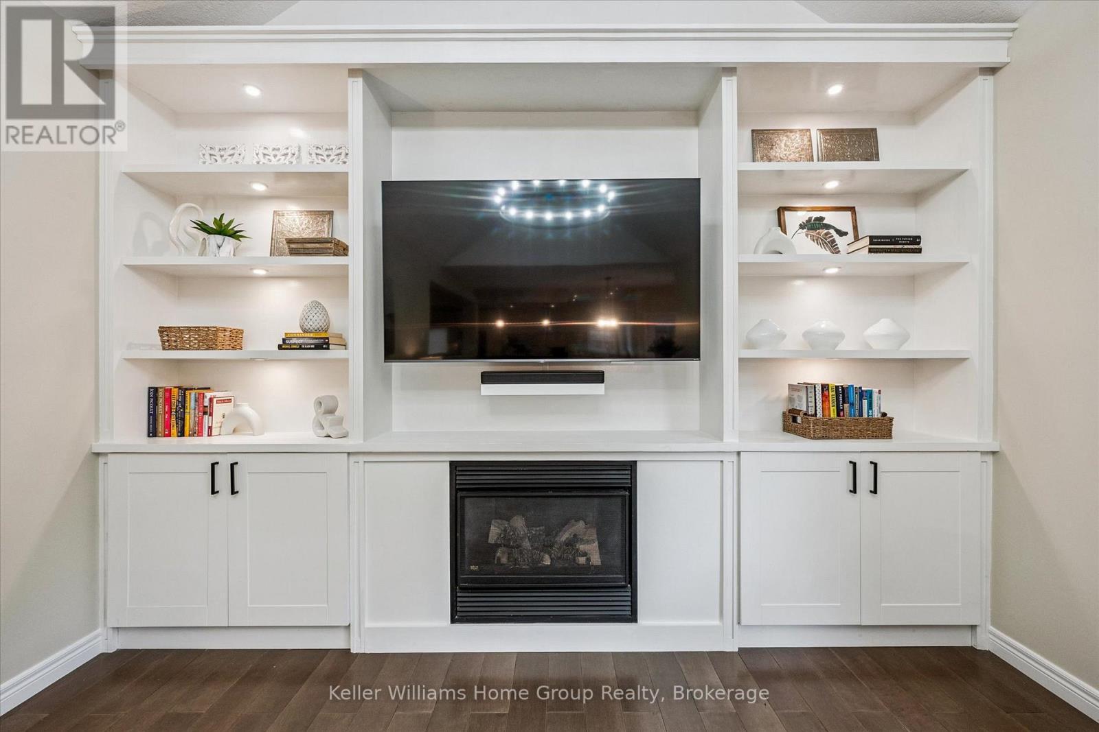 294 Farley Drive, Guelph (Pineridge/Westminster Woods), ON - Indoor With Fireplace