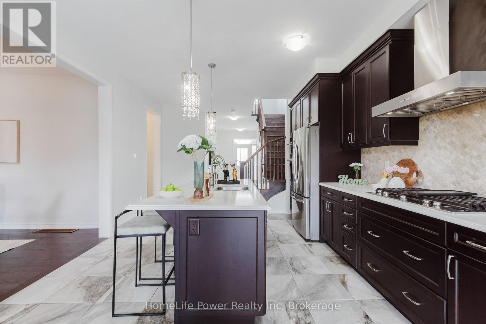 470 Blair Creek Drive, Kitchener, ON - Indoor Photo Showing Kitchen With Upgraded Kitchen