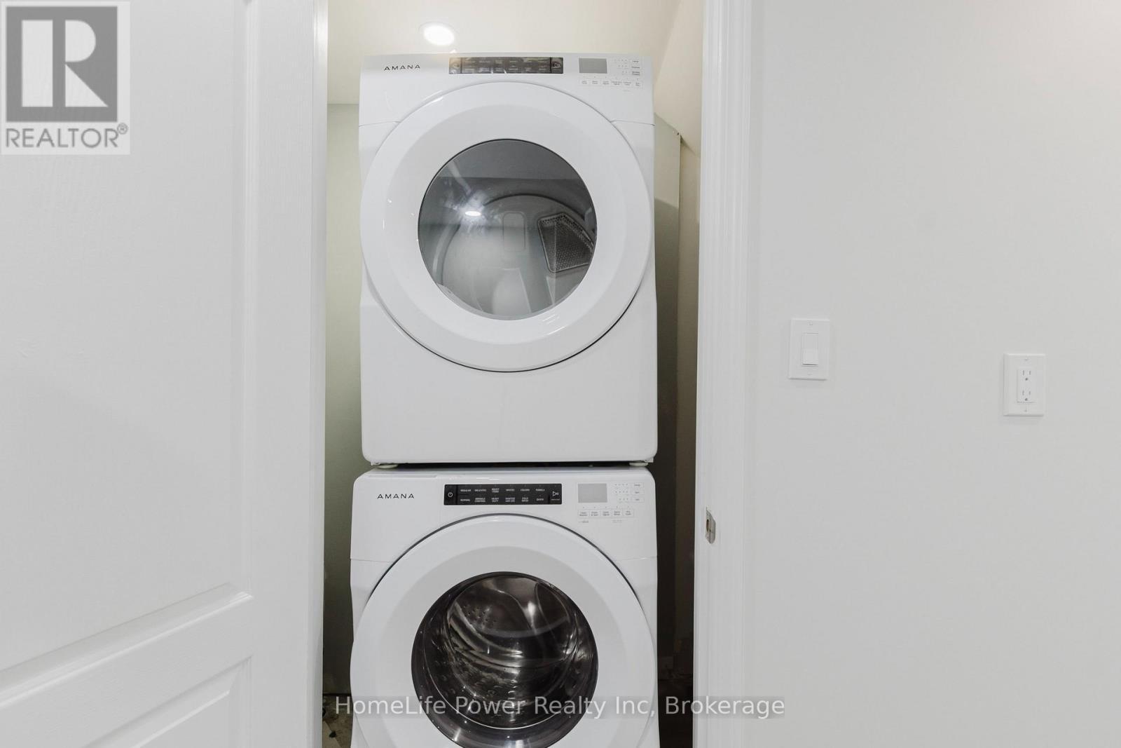 470 Blair Creek Drive, Kitchener, ON - Indoor Photo Showing Laundry Room