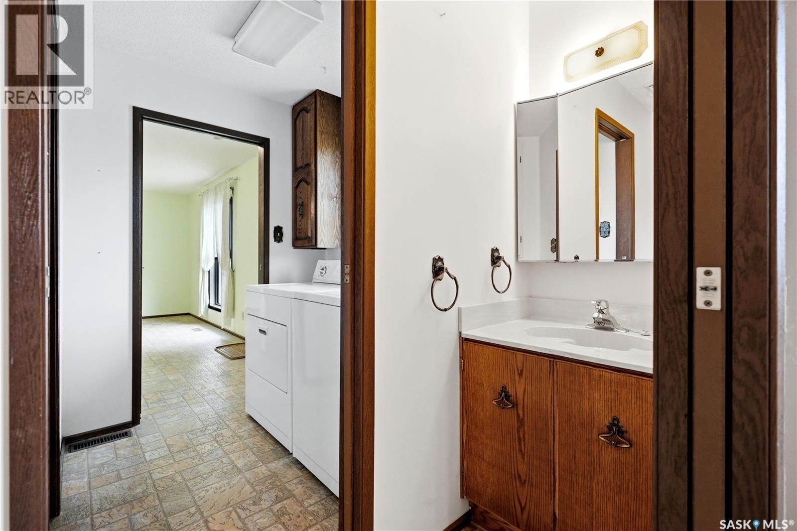705 Main Street, Rosetown, SK - Indoor