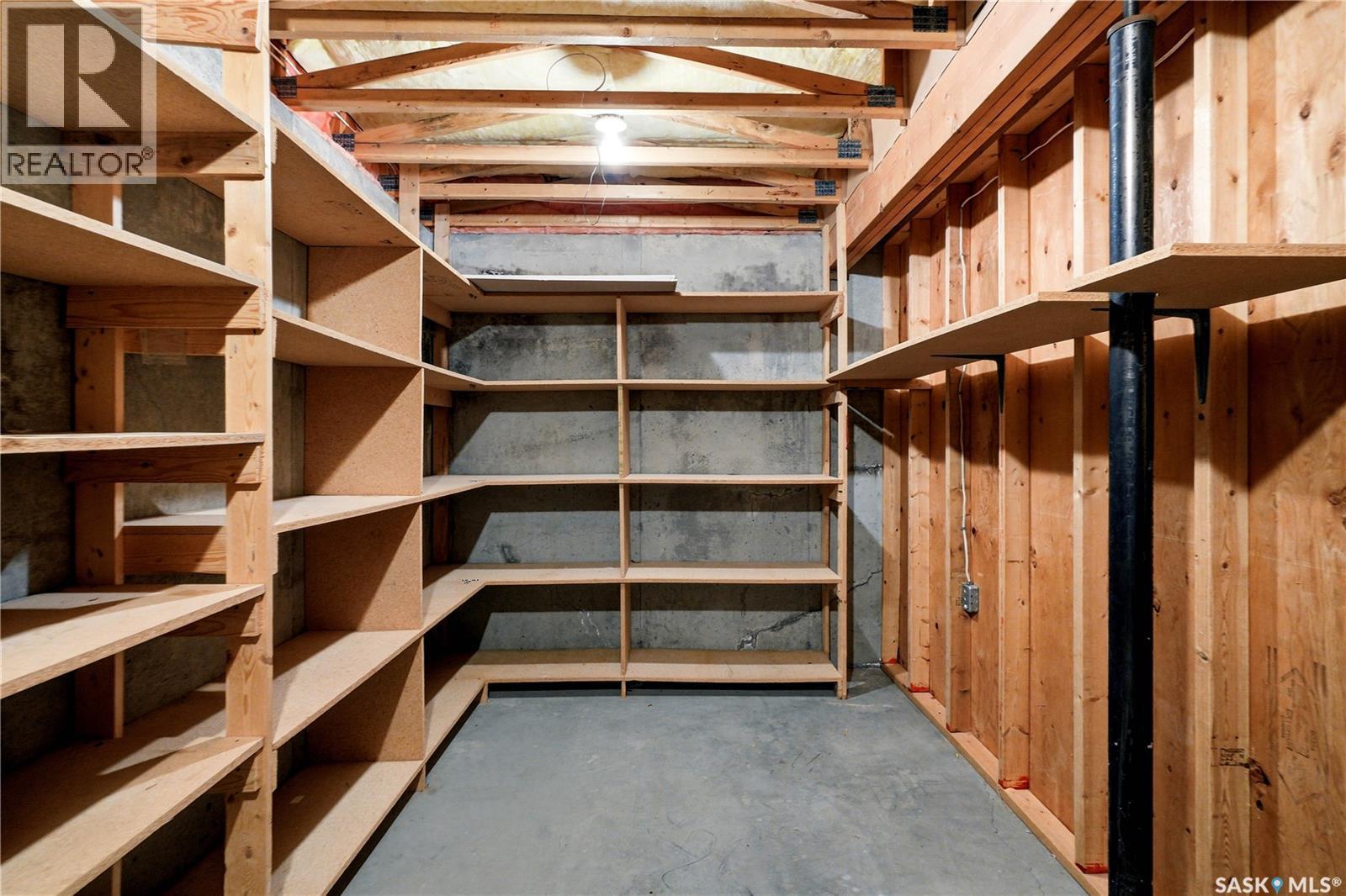 705 Main Street, Rosetown, SK - Indoor