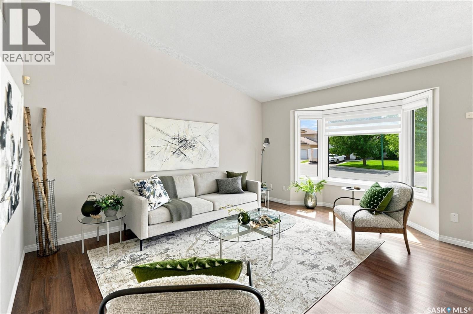 510 Steiger Way, Saskatoon, SK - Indoor Photo Showing Living Room