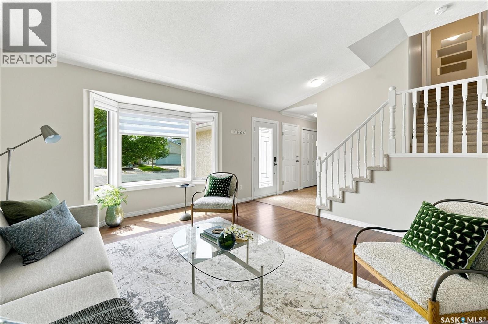 510 Steiger Way, Saskatoon, SK - Indoor Photo Showing Living Room