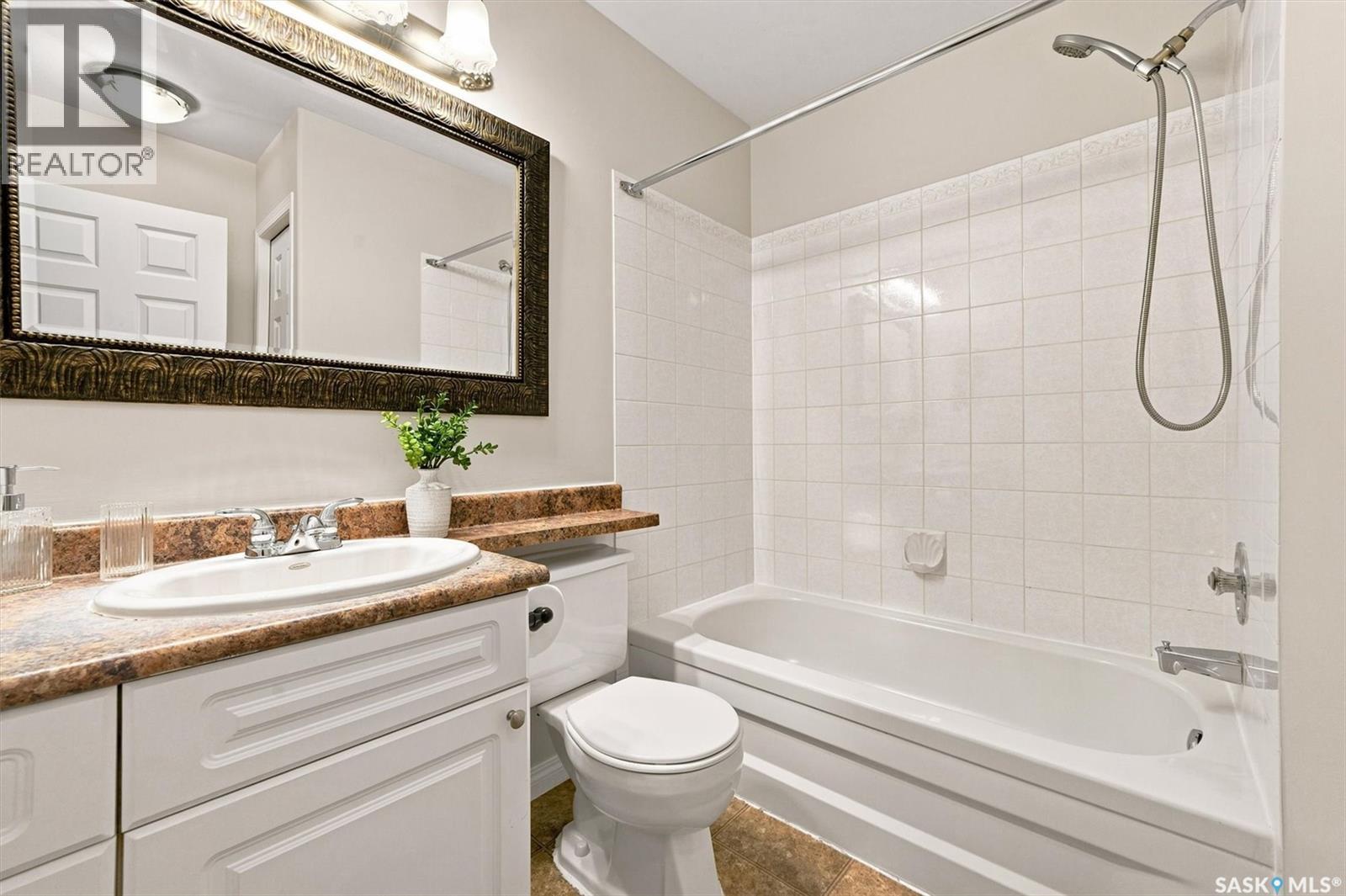 510 Steiger Way, Saskatoon, SK - Indoor Photo Showing Bathroom