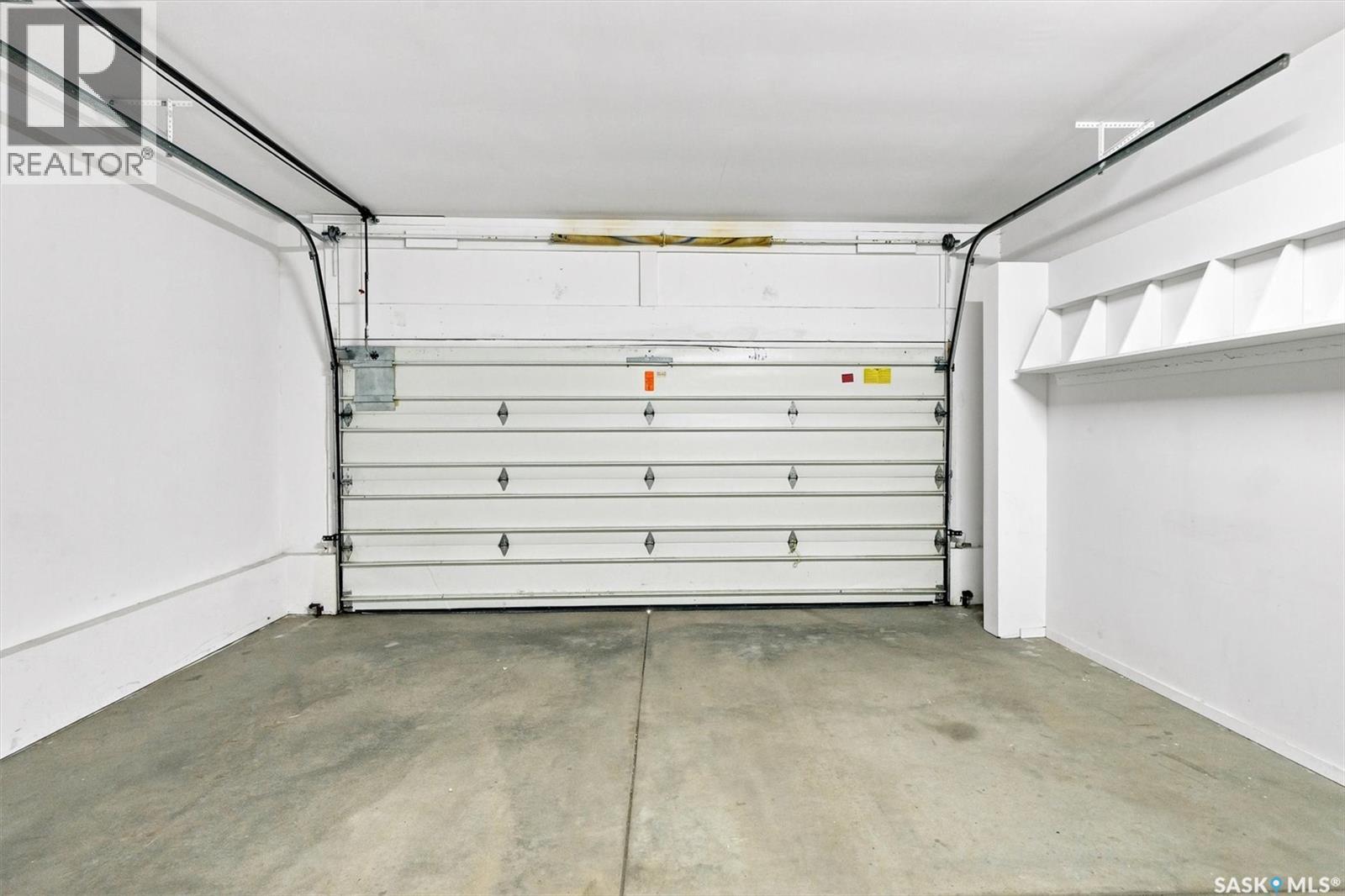 510 Steiger Way, Saskatoon, SK - Indoor Photo Showing Garage