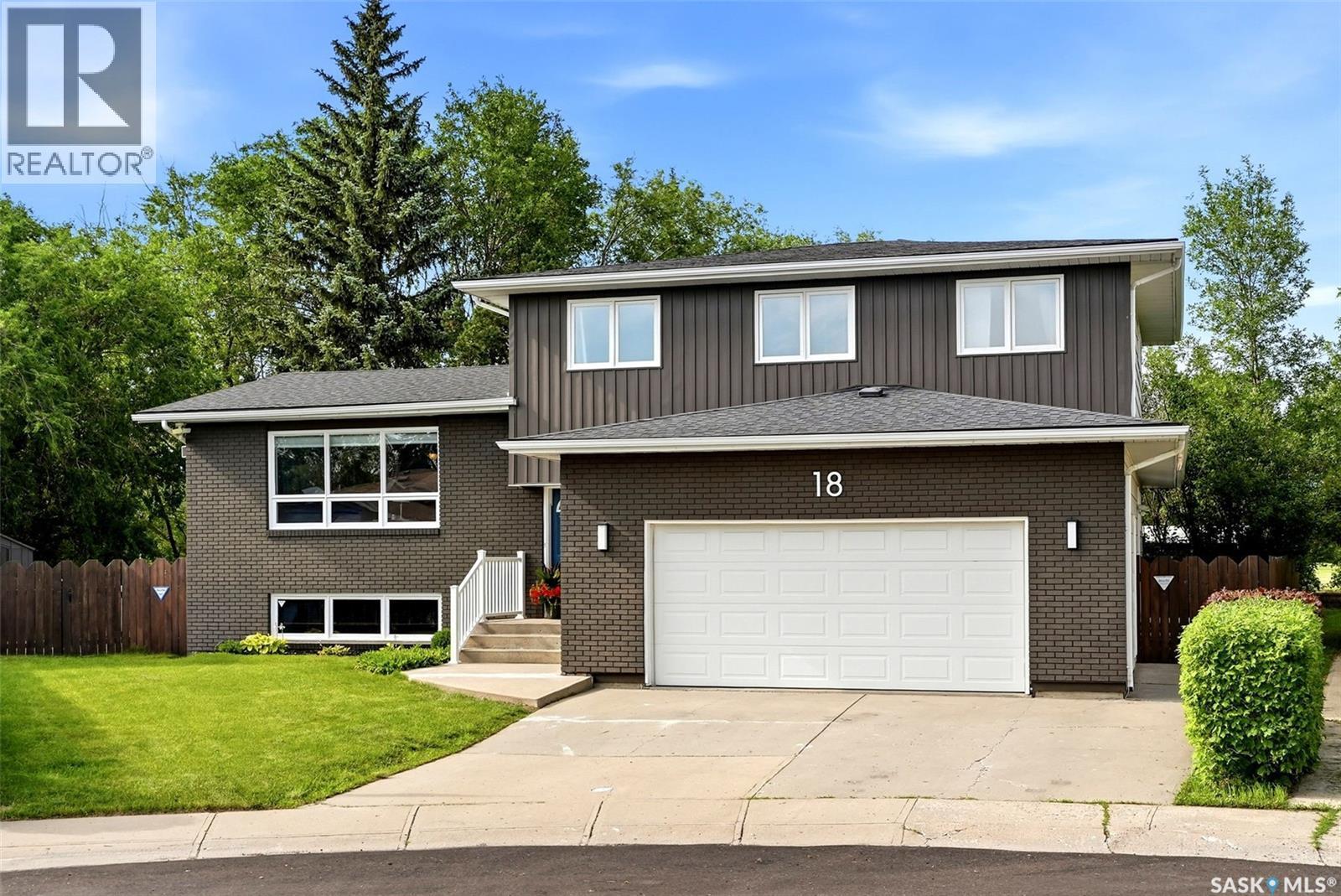 18 Forman Bay, Regina, SK - Outdoor