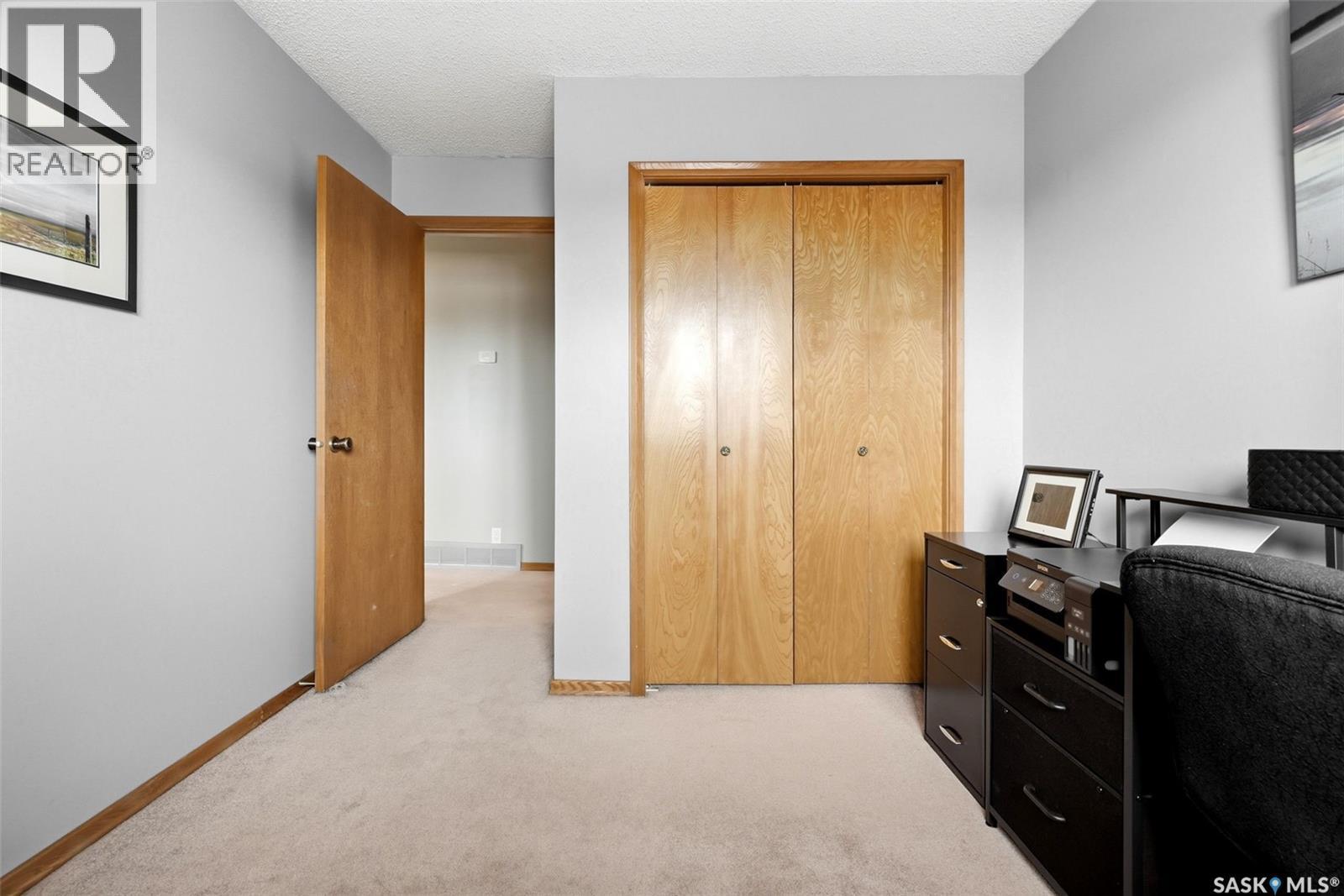 18 Forman Bay, Regina, SK - Indoor