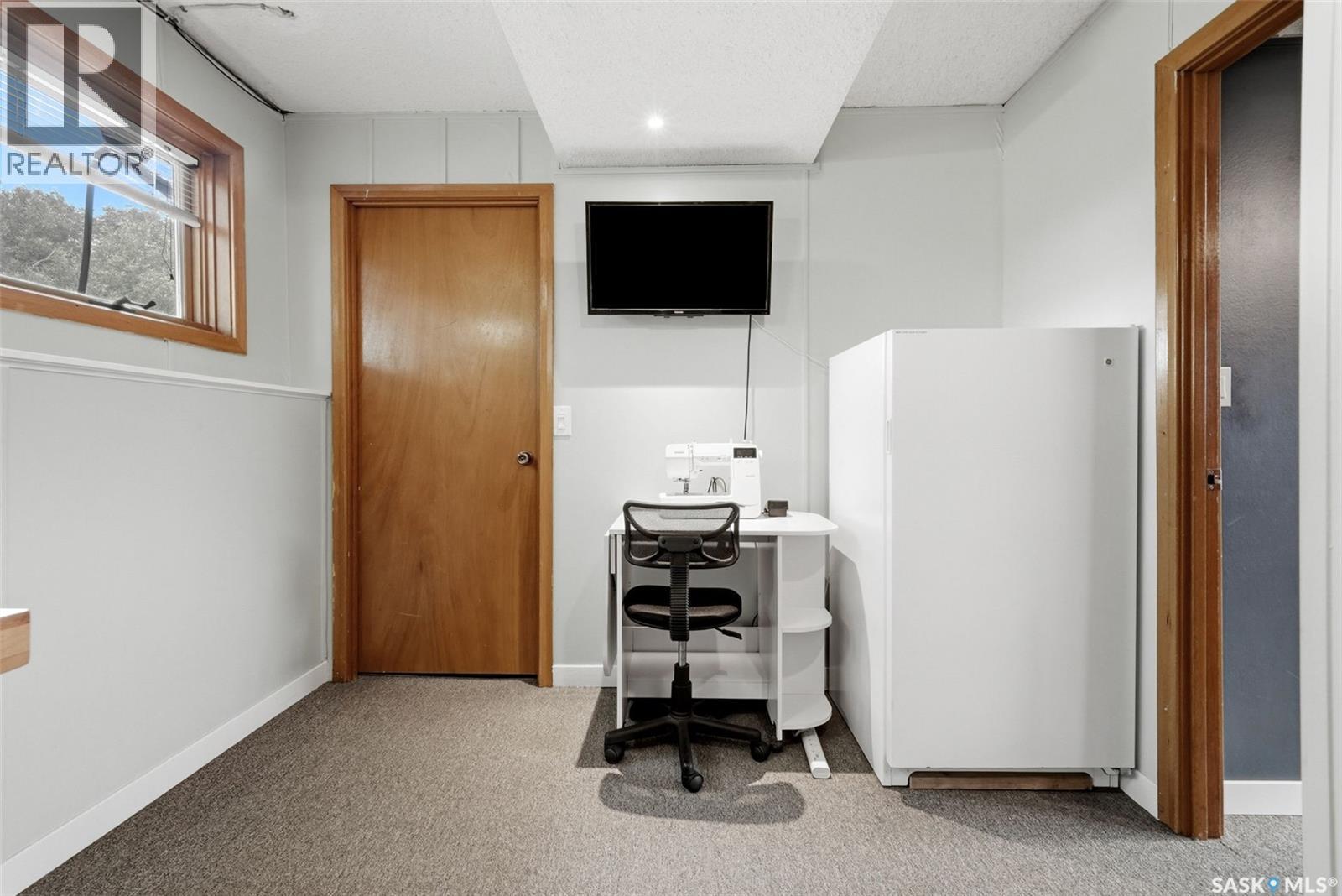 18 Forman Bay, Regina, SK - Indoor