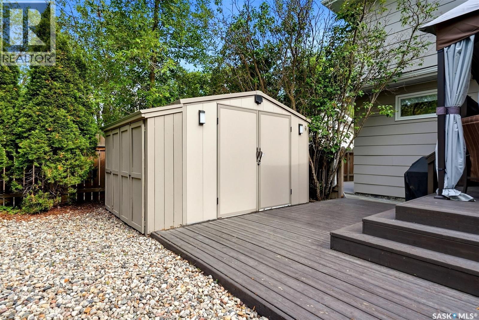 18 Forman Bay, Regina, SK - Outdoor With Exterior