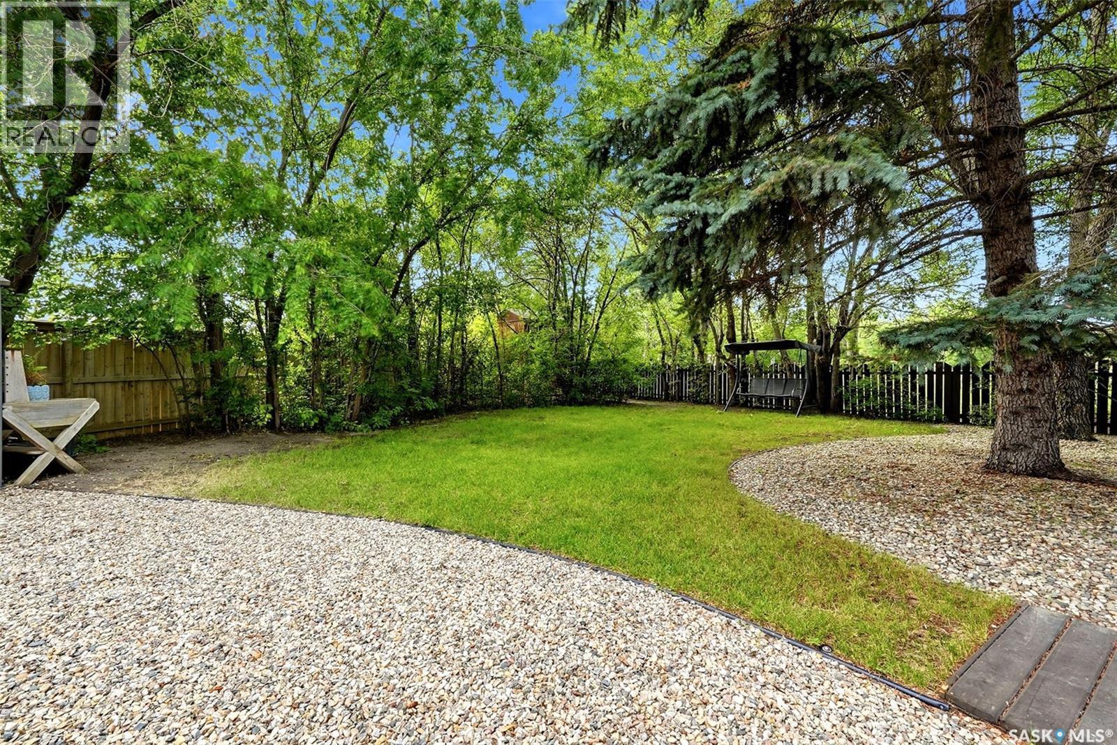 18 Forman Bay, Regina, SK - Outdoor