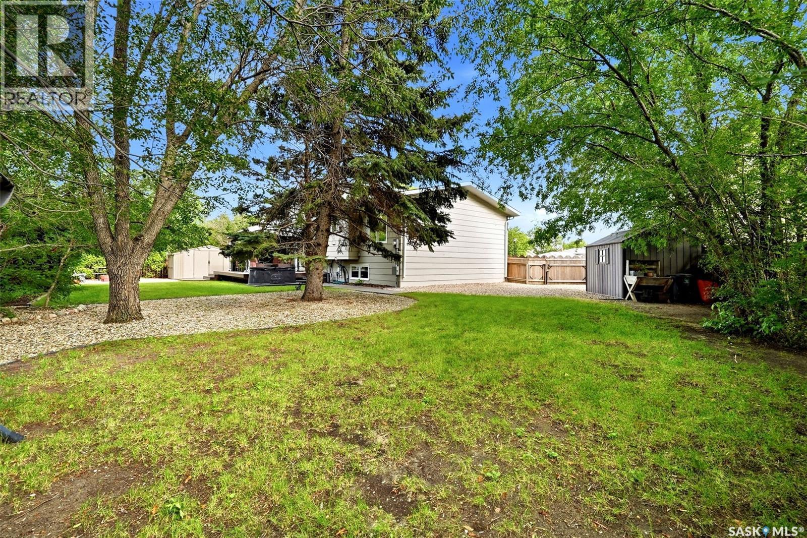 18 Forman Bay, Regina, SK - Outdoor