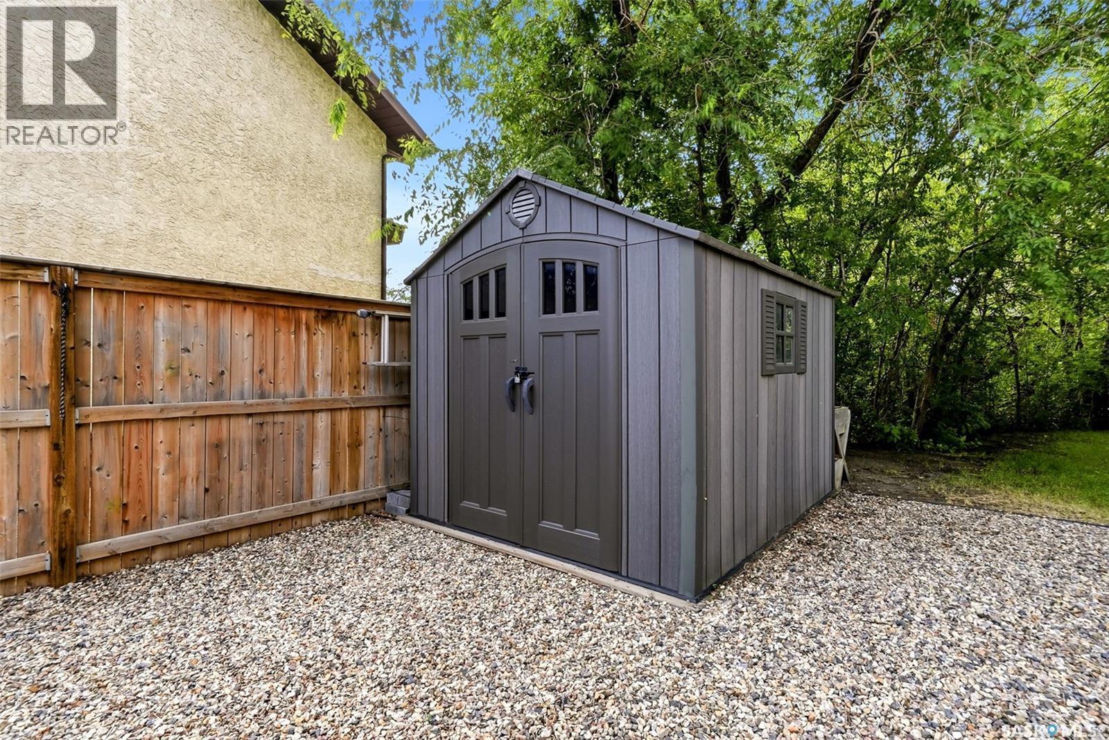 18 Forman Bay, Regina, SK - Outdoor