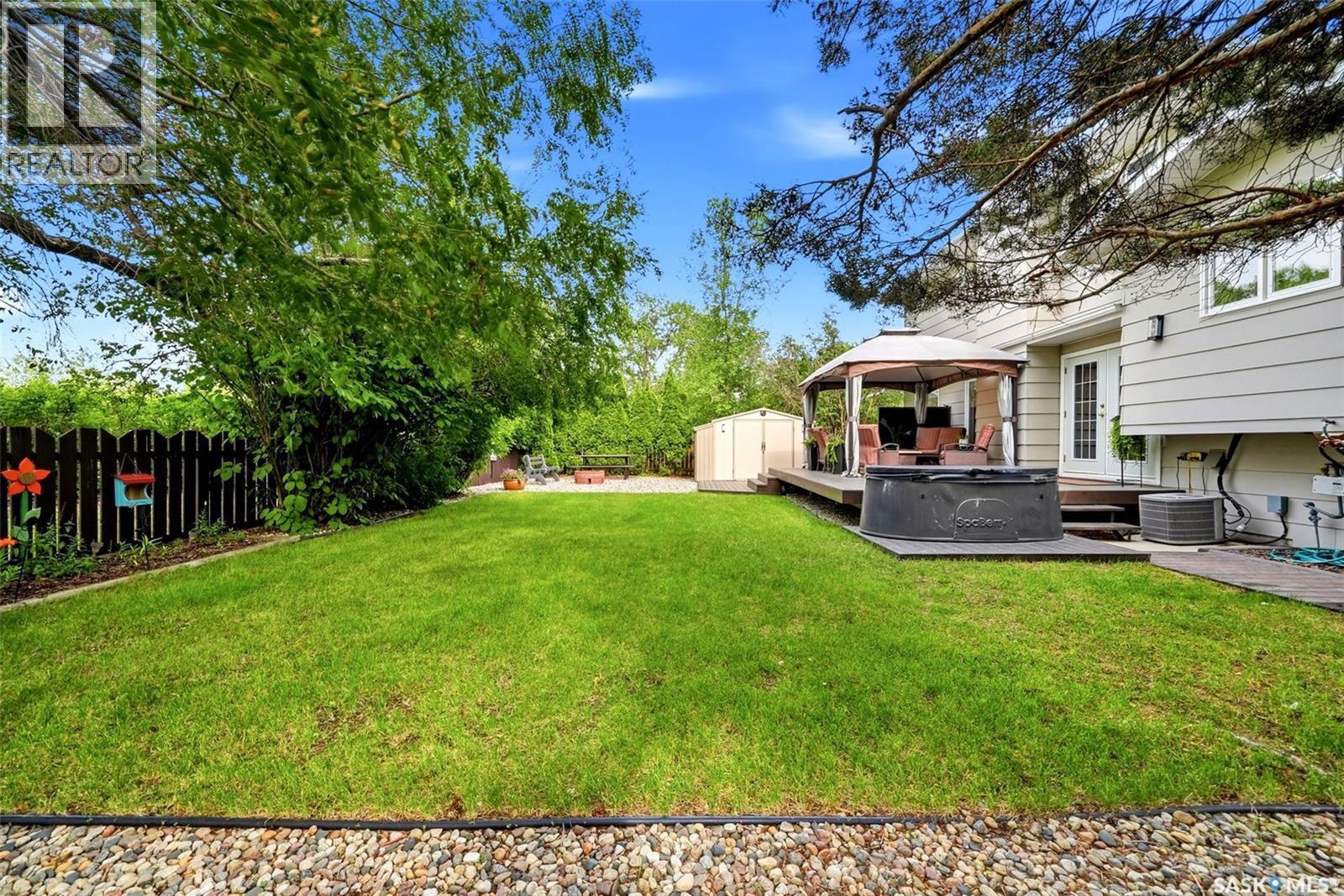18 Forman Bay, Regina, SK - Outdoor With Deck Patio Veranda
